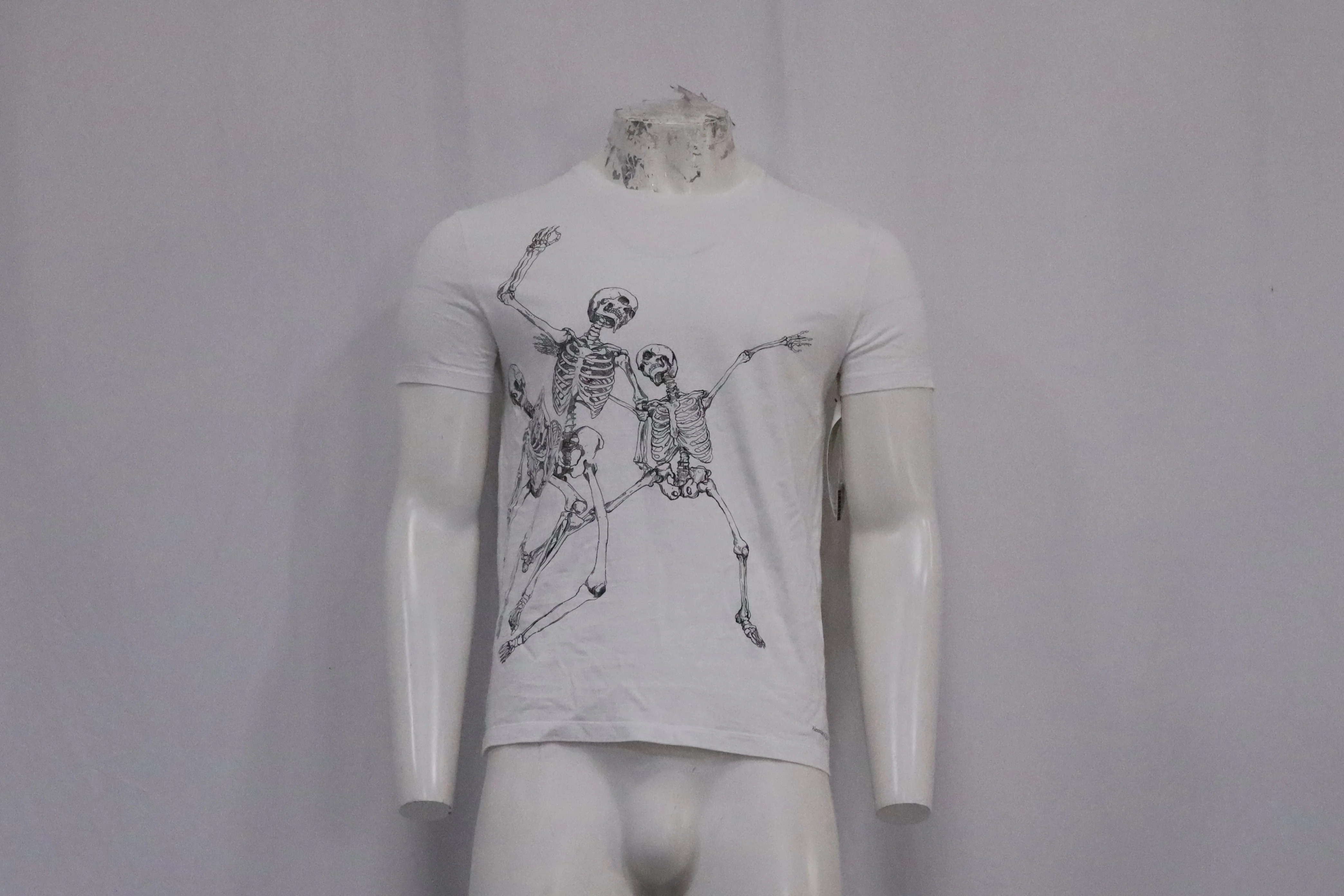 Men's Alexander McQueen Dancing Skeletons T-Shirt in White Cotton - Image 5