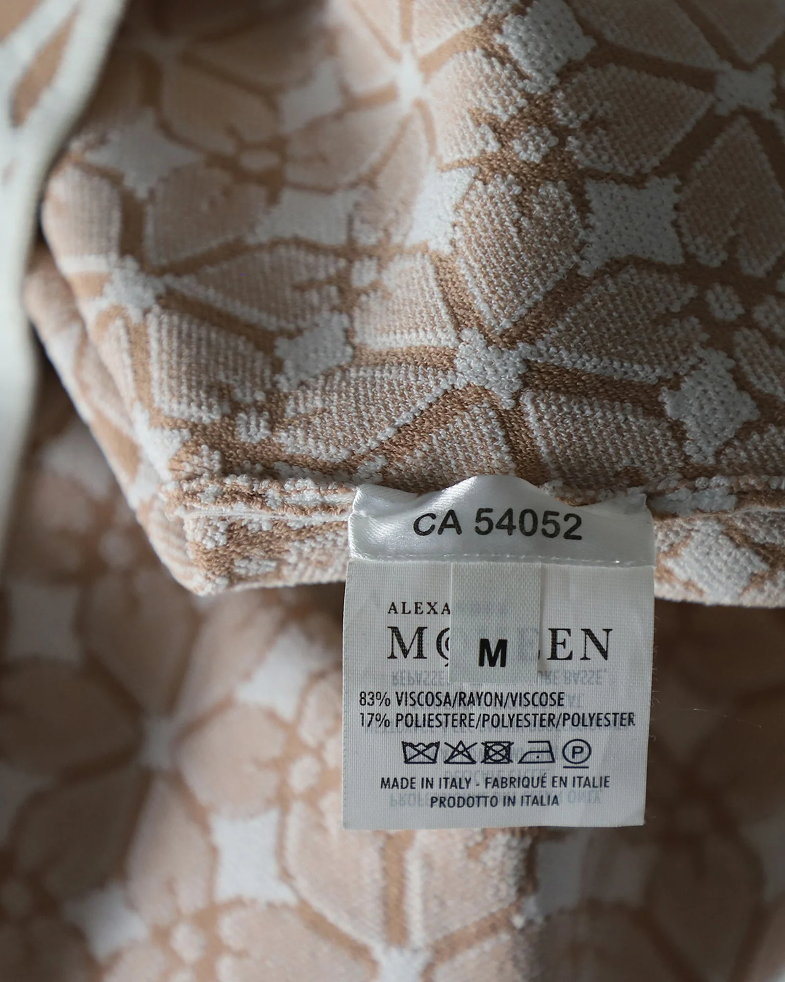 Women's Alexander McQueen Geometric Cropped Tank Top in Beige Viscose - Image 4