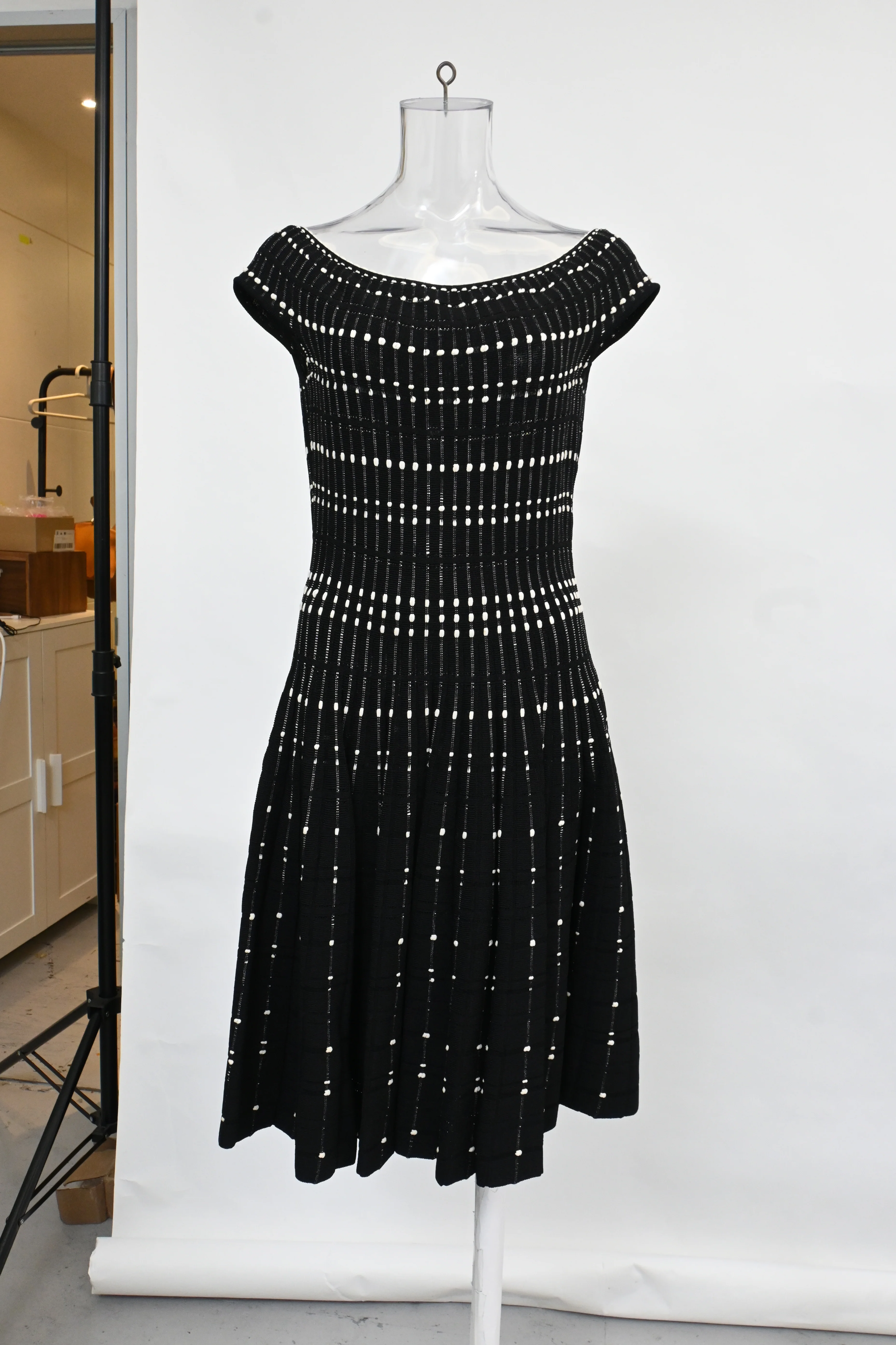 Women's Alexander Mcqueen Knitted Off-Shoulder Mini Dress in Black Viscose - Image 7