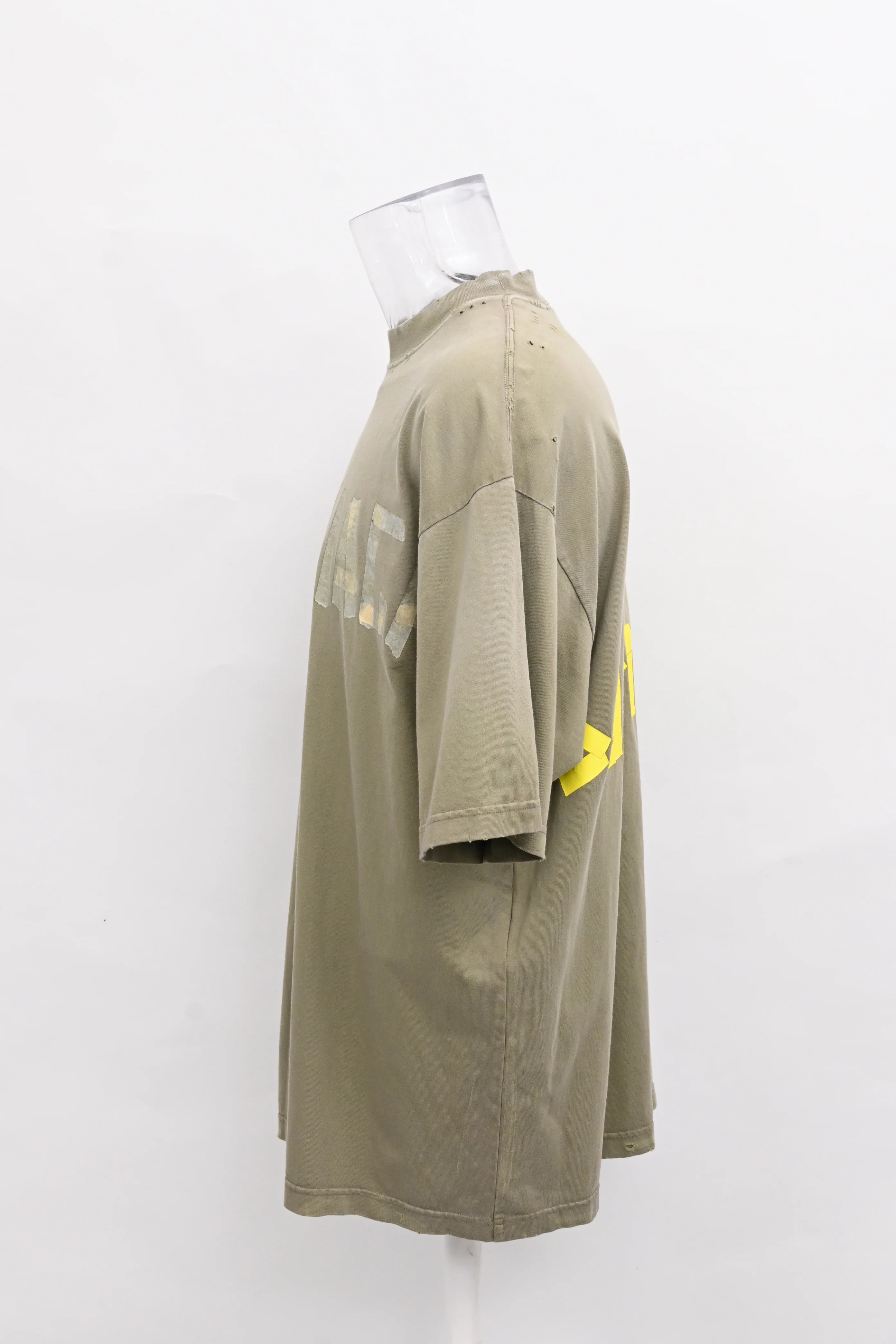 Men's Balenciaga Tape Type T-shirt Medium Fit in Army Green Cotton - Image 7