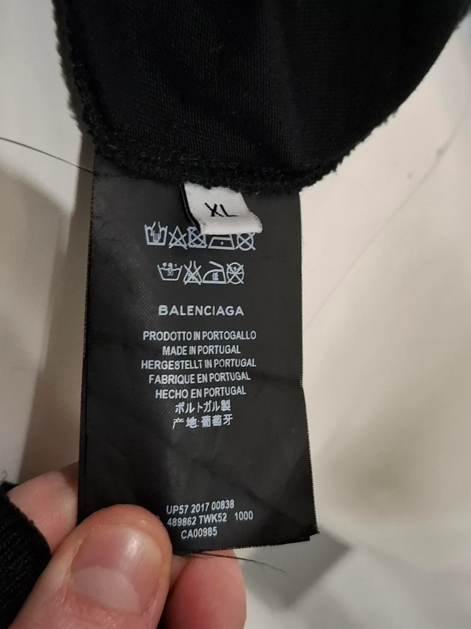 Women's Balenciaga Sinners Print Logo Tee in Black Cotton - Image 10