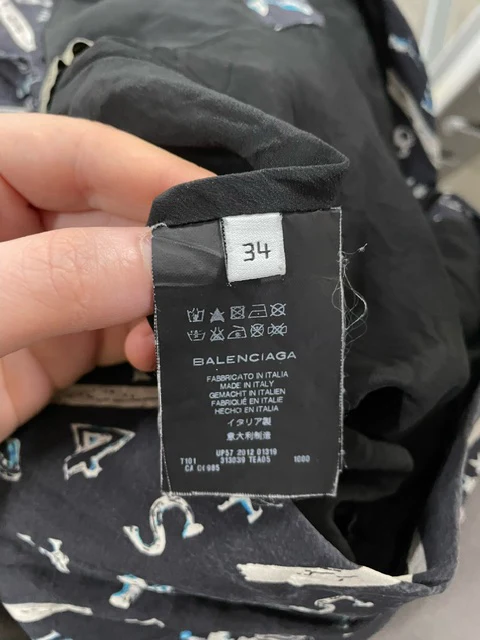 Women's Balenciaga V-neck Printed Top in Black Silk - Image 9