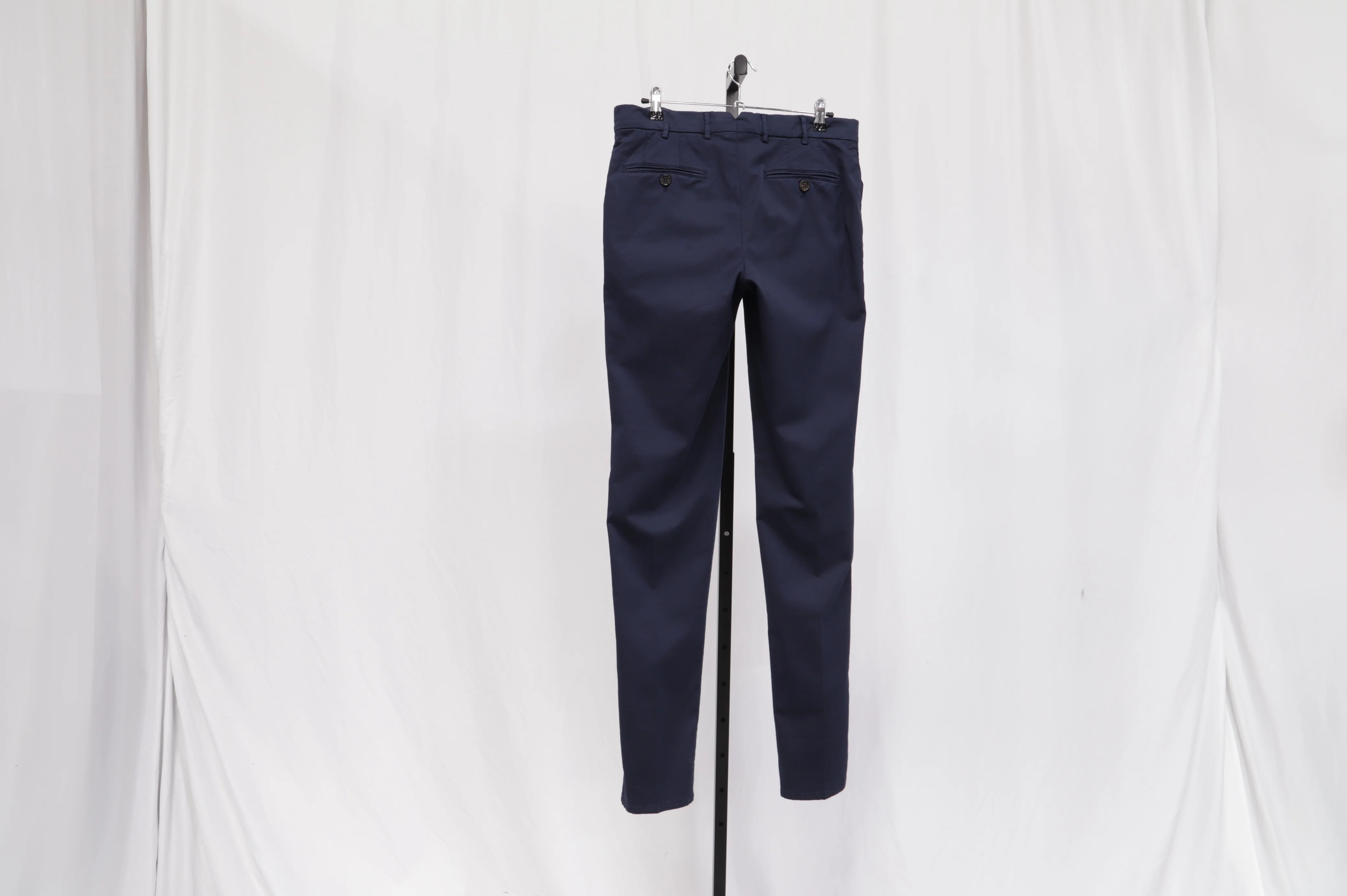 Men's Brunello Cucinelli Gabardine Italian Fit Trousers in Navy Blue Cotton - Image 9