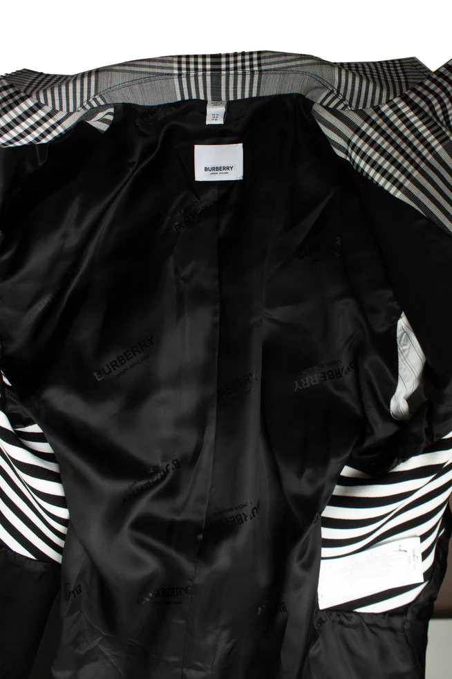 Women's Burberry, black and white checkered blazer - Image 7