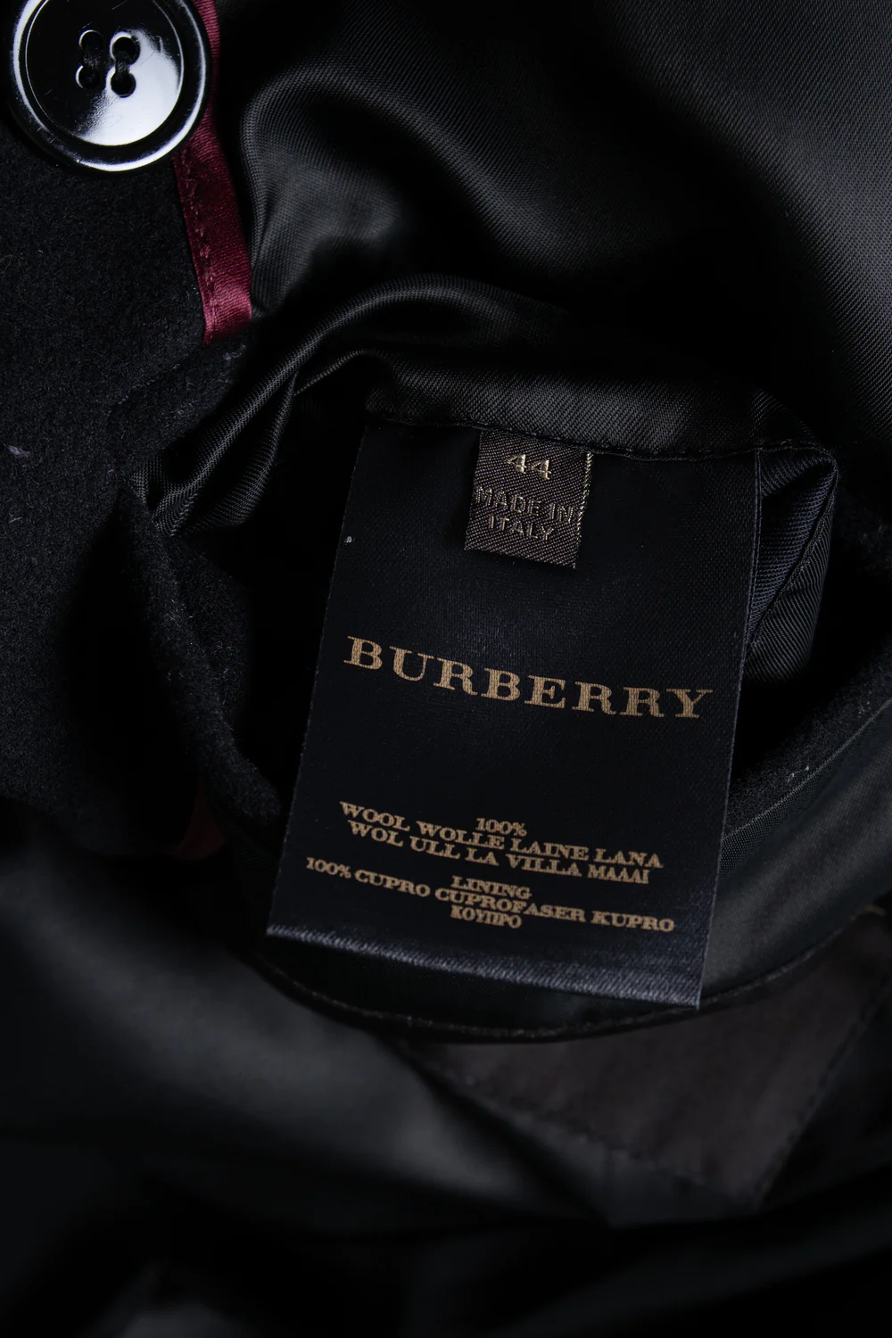 Women's Burberry, black wool trenchcoat with fur collar - Image 6