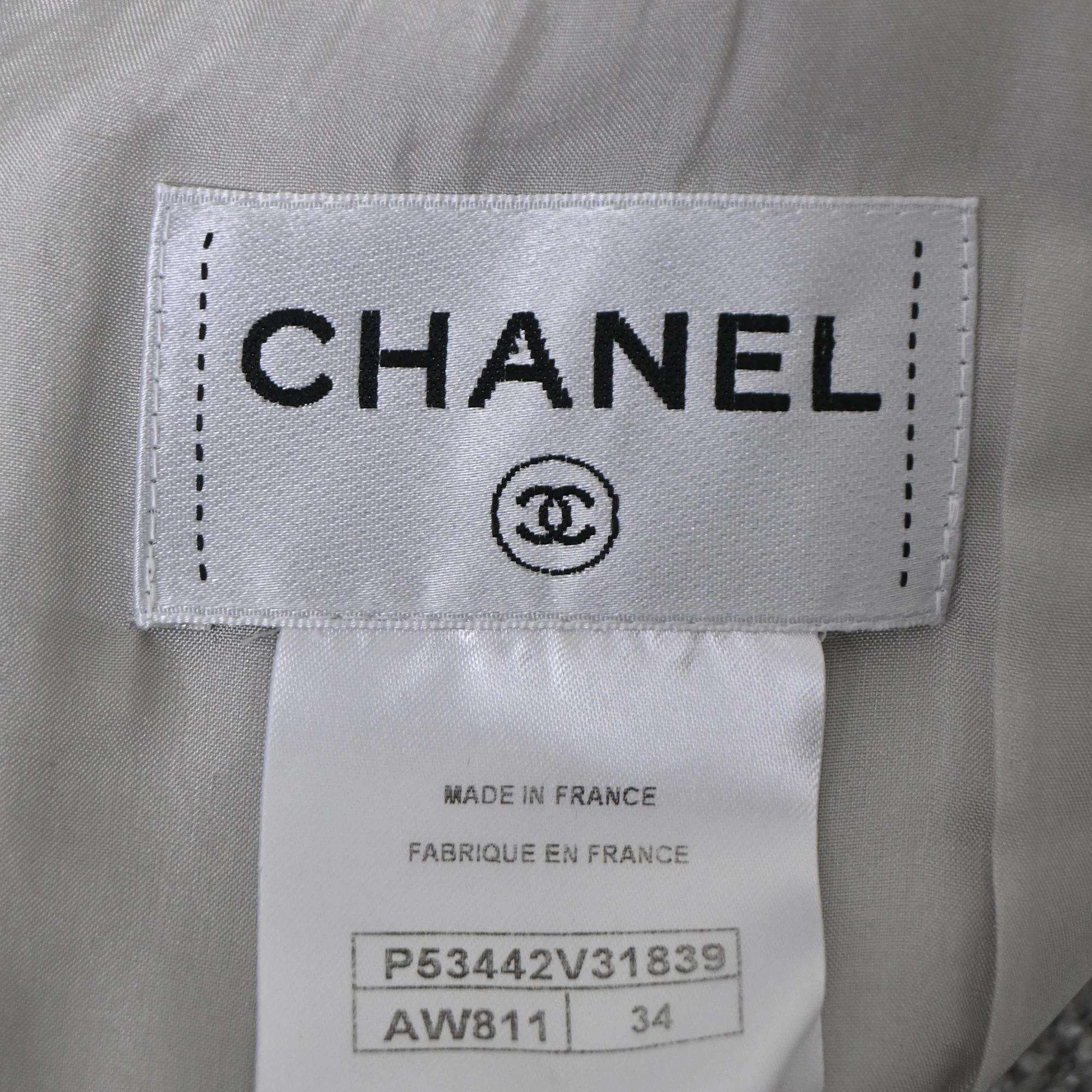 Women's Chanel 2016 Tiered Bouclé Knee Length Dress in Grey Viscose - Image 5