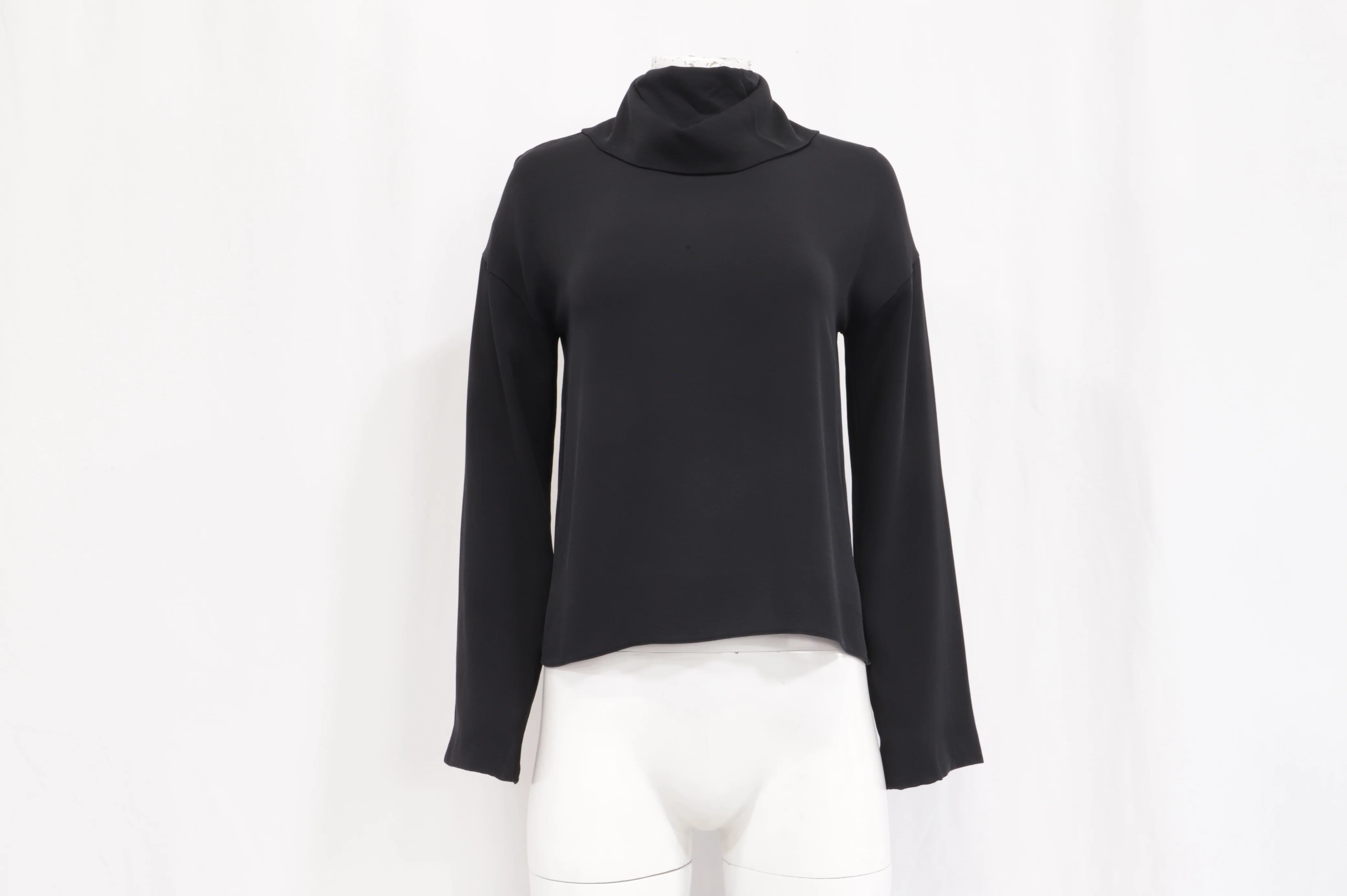Women's Chanel Buttoned Blouse in Black Silk - Image 9