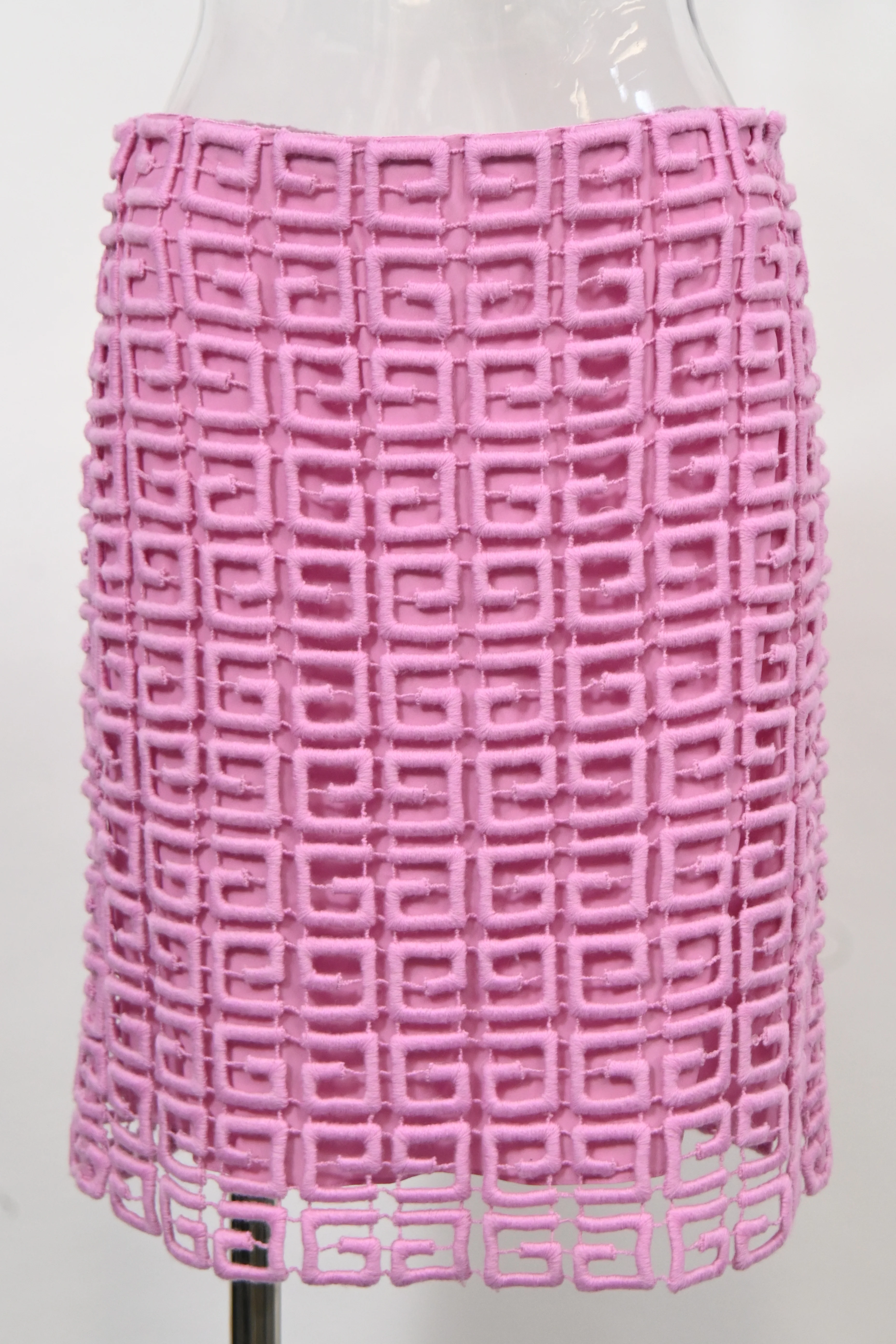 Women's Givenchy 4G Logo Guipure Lace Miniskirt in Pink Wool - Image 5