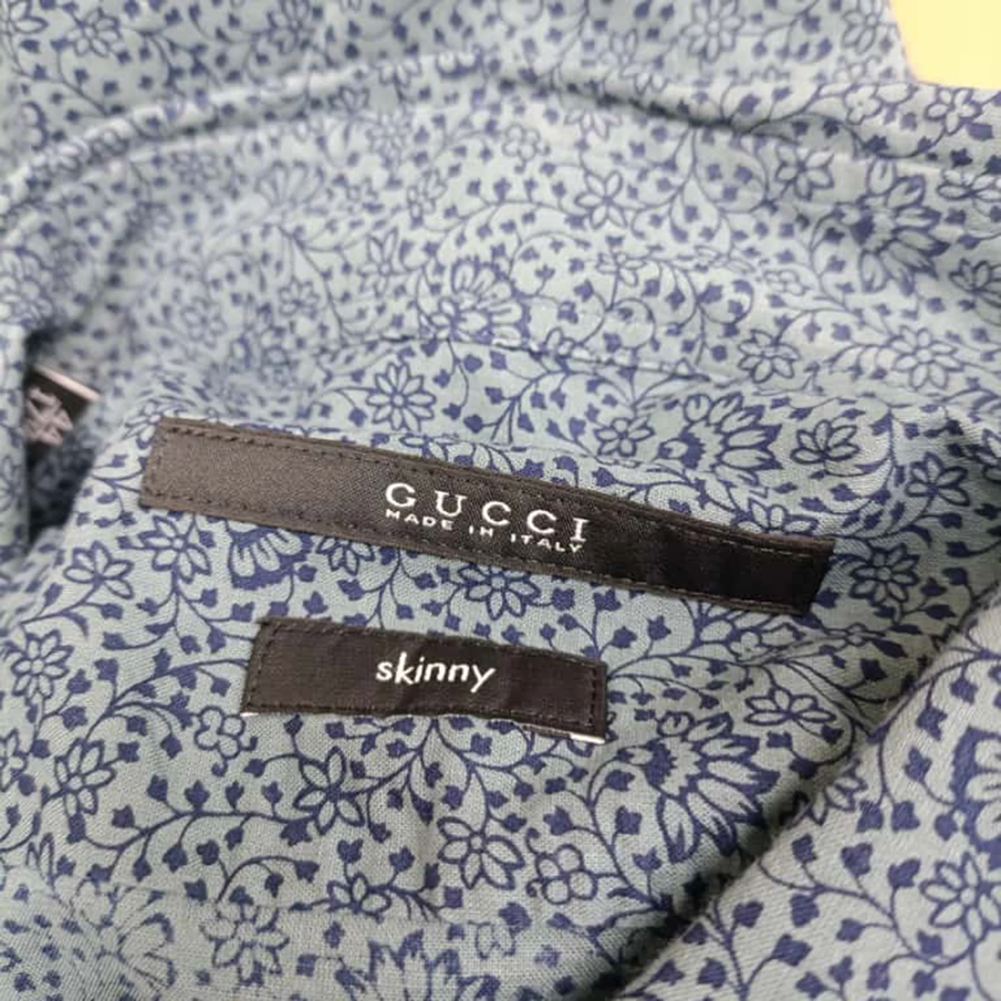 Men's Gucci Floral Print Button Down Shirt in Navy Blue Cotton - Image 4