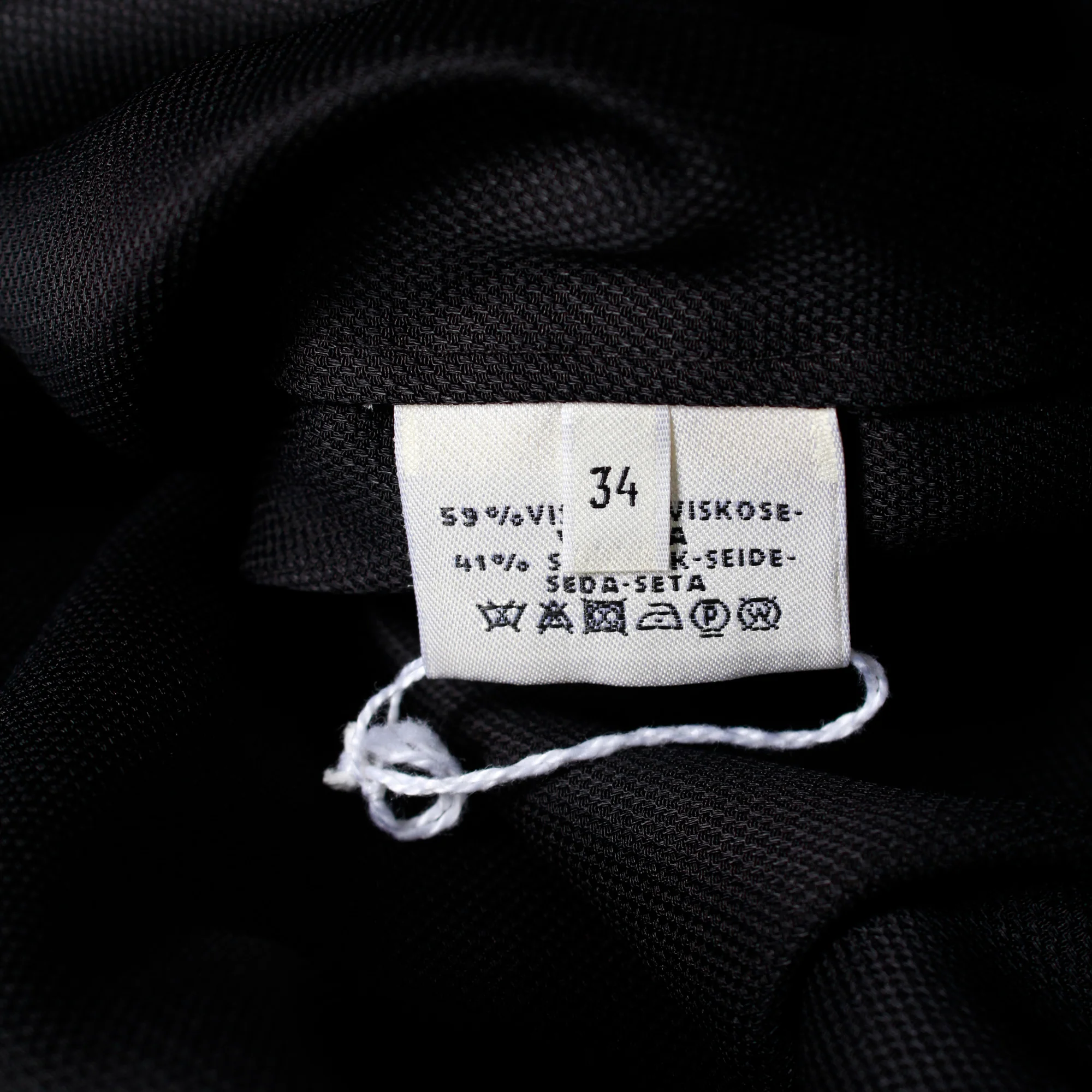 Women's Hermès Sleeveless Blouse in Black Silk - Image 5