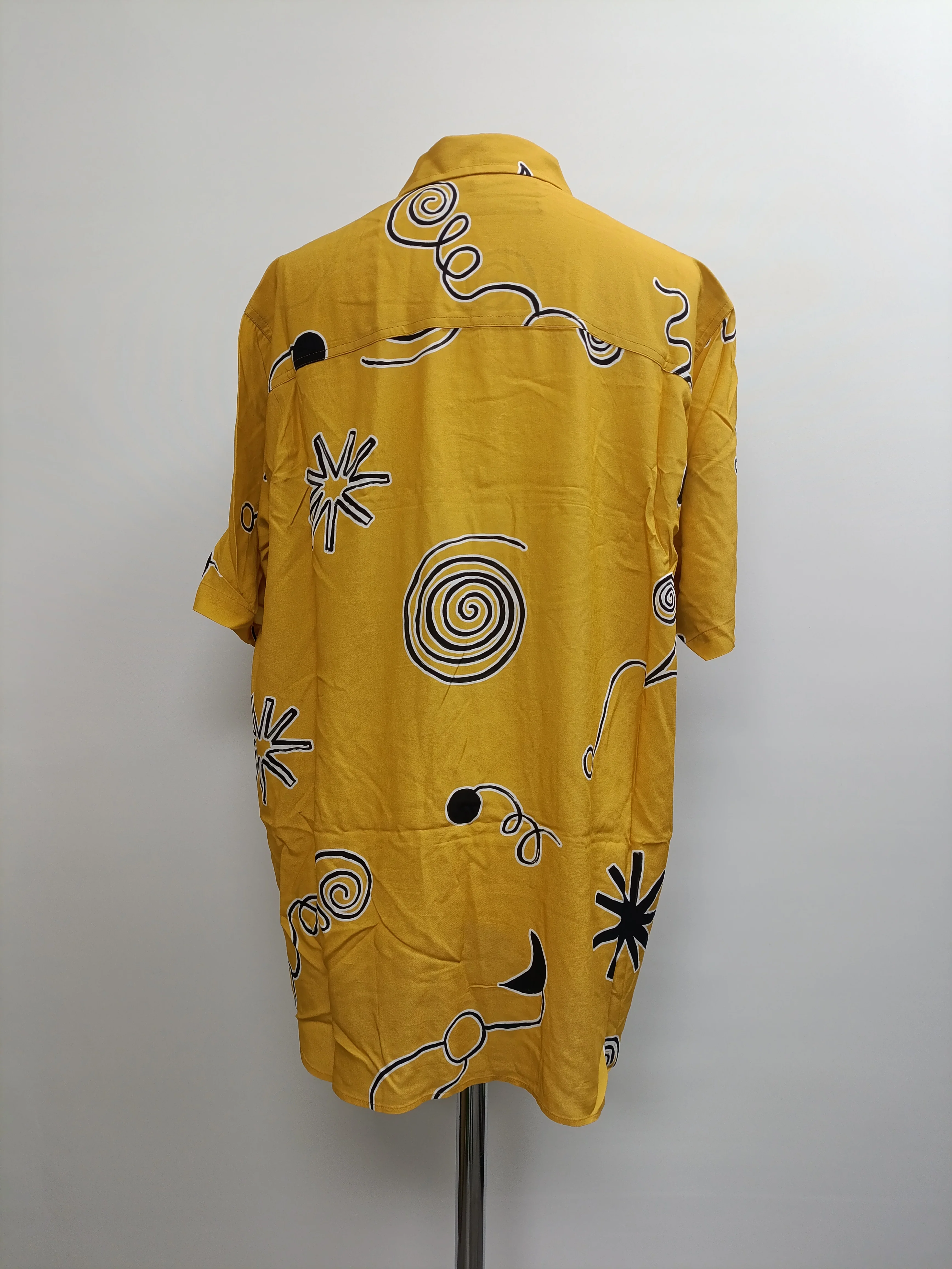 Men's Jacquemus Mello Spiral-Print Shirt in Yellow Viscose - Image 10