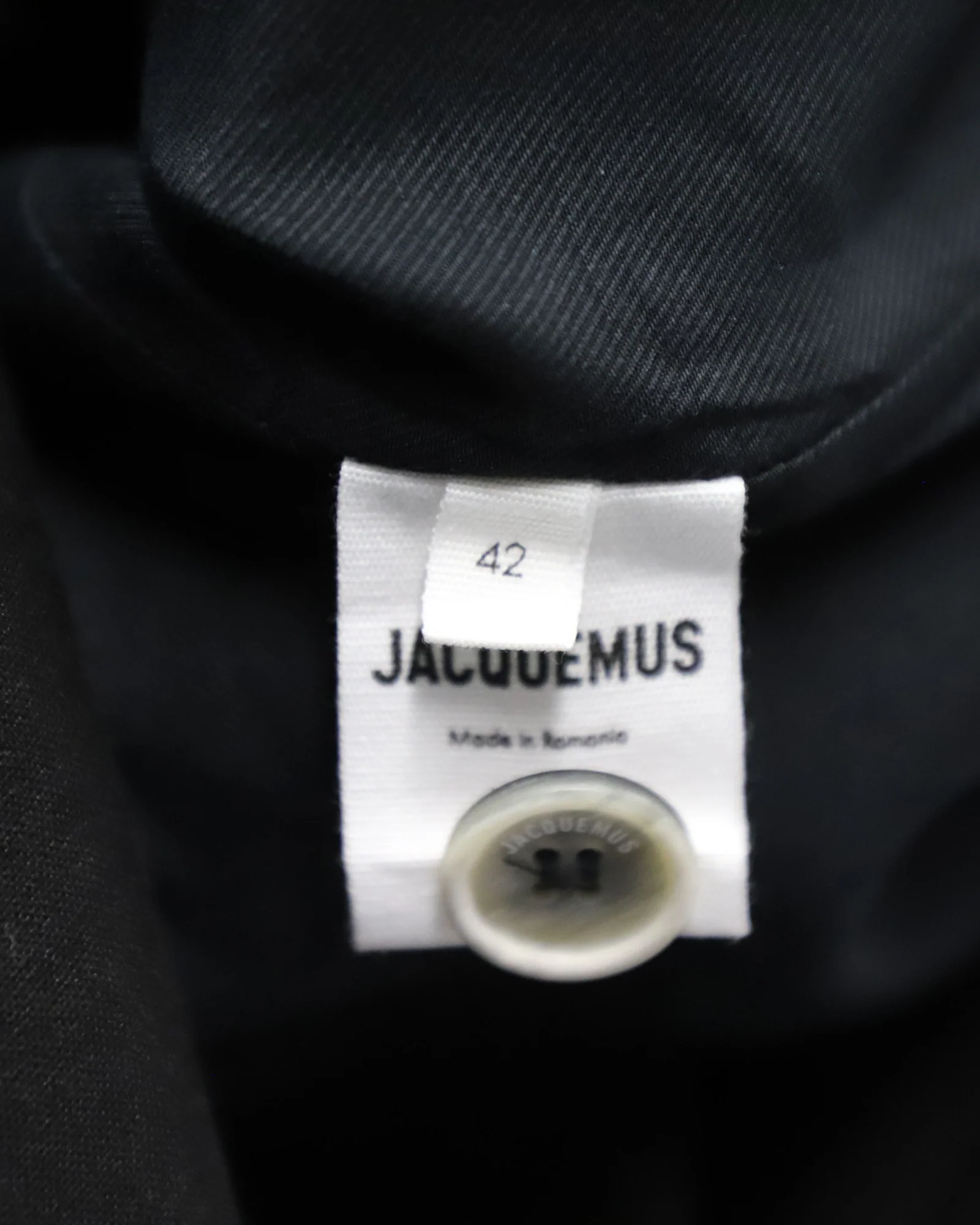 Women's Jacquemus La Veste D'Homme Blazer in Black Hemp - Image 9