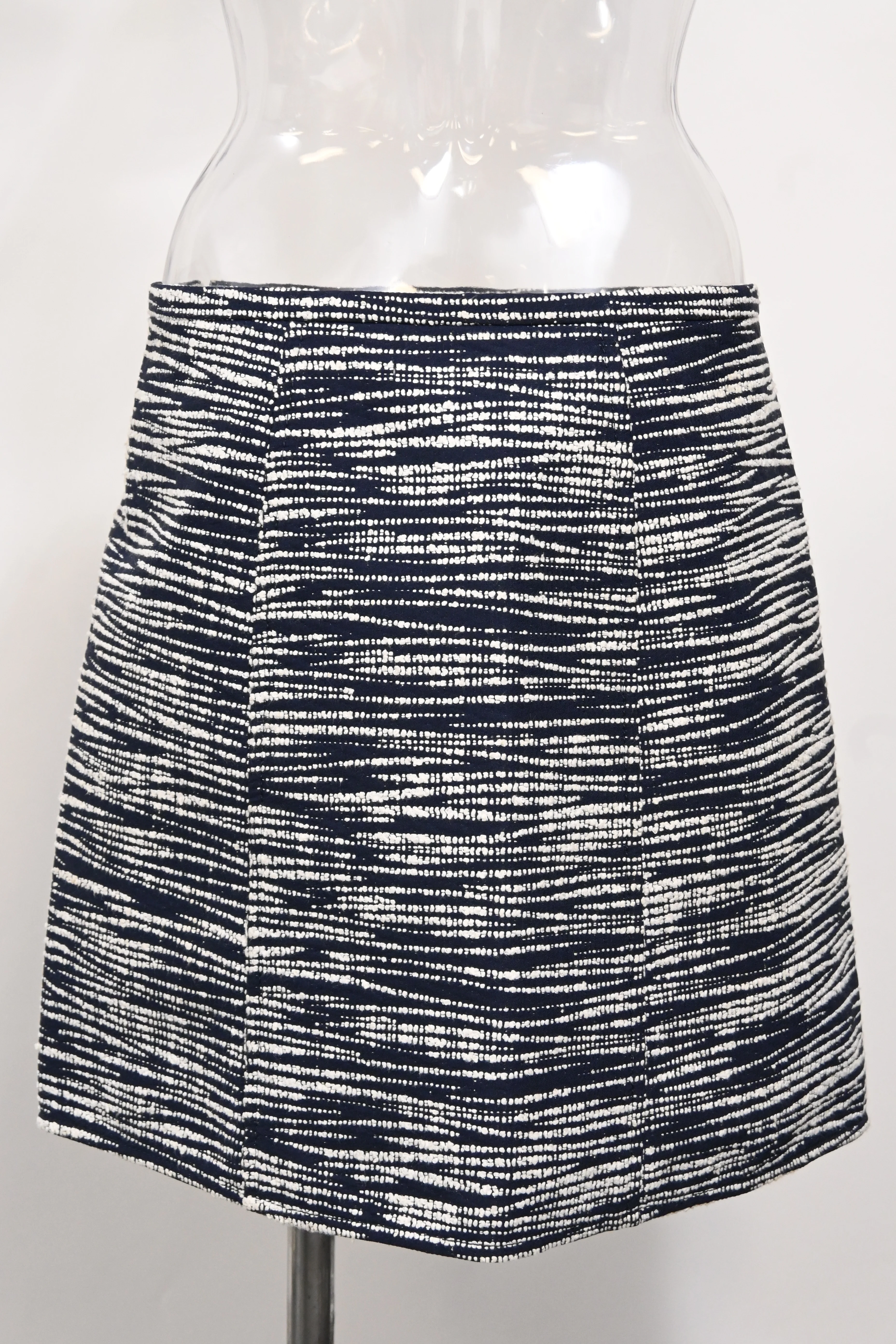 Women's Louis Vuitton Printed Mini Zipped A-Line Skirt in Multicolor Wool - Image 7