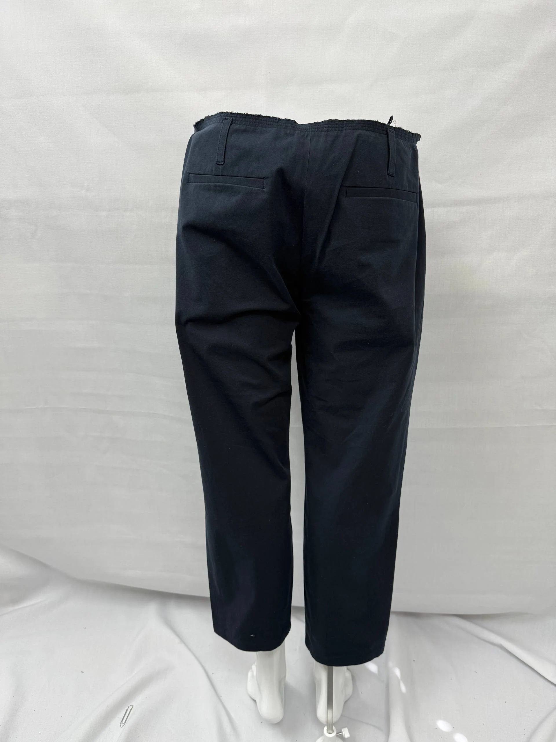 Women's Prada Low-Rise Cropped Trousers in Navy Blue Cotton - Image 8