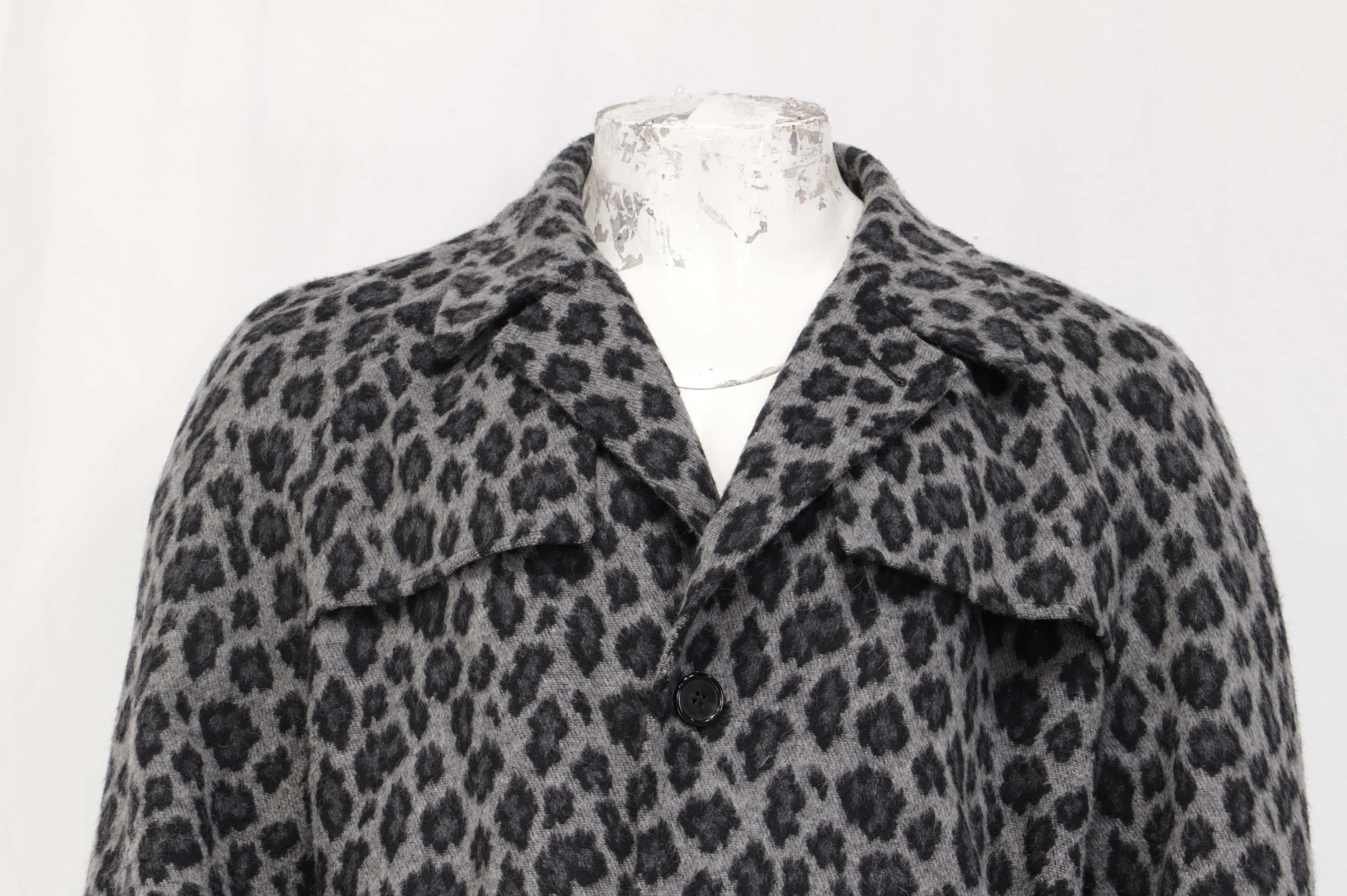 Men's Saint Laurent Leopard-Print Belted Coat in Grey Wool - Image 9