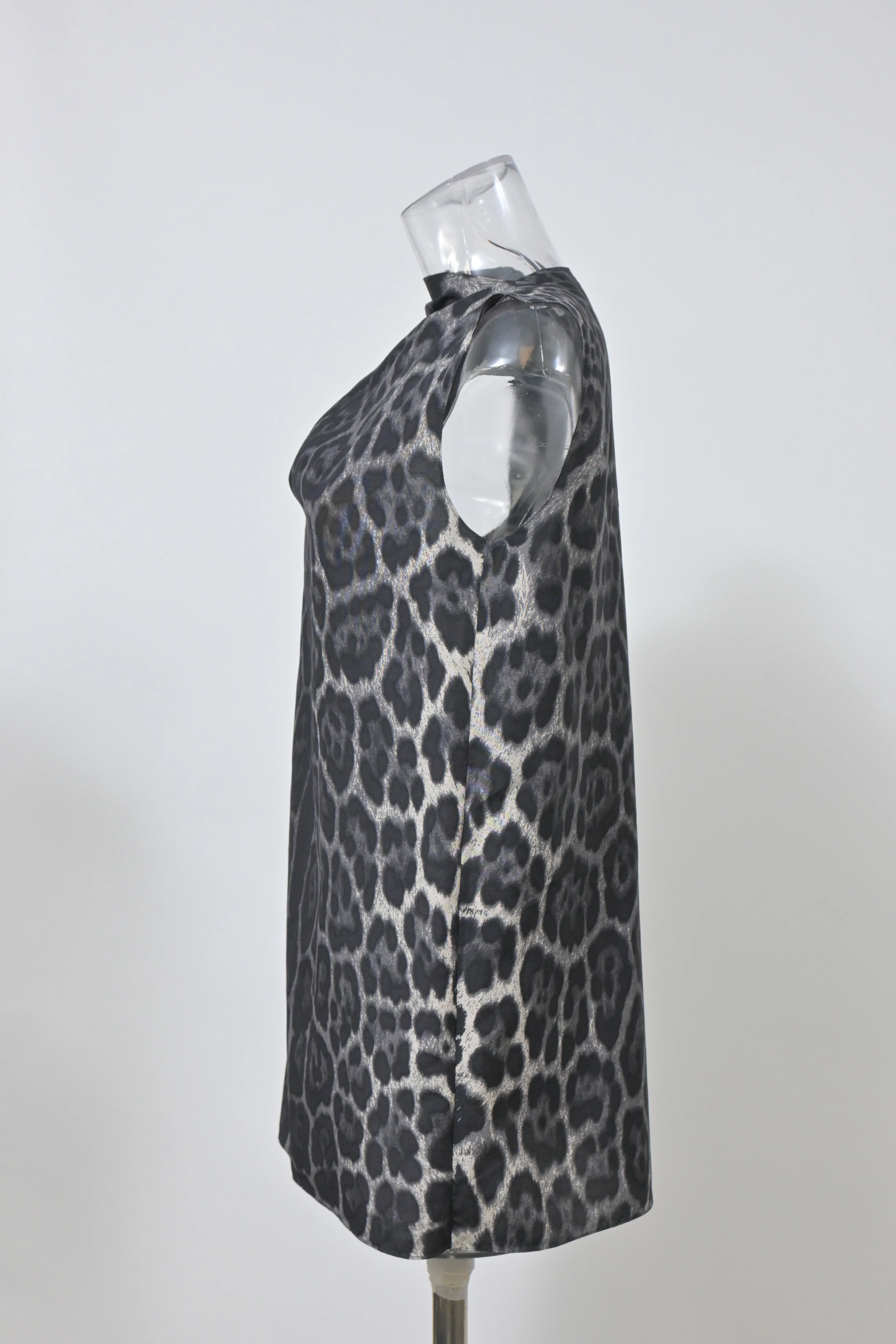 Women's Yves Saint Laurent Printed Sleeveless Blouse in Animal Print Silk - Image 7