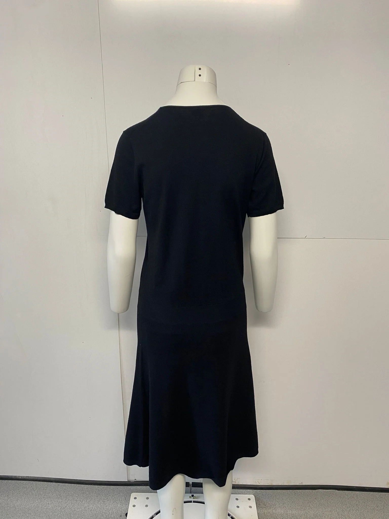 Women's Theory T-Shirt Midi Dress in Black Wool - Image 5