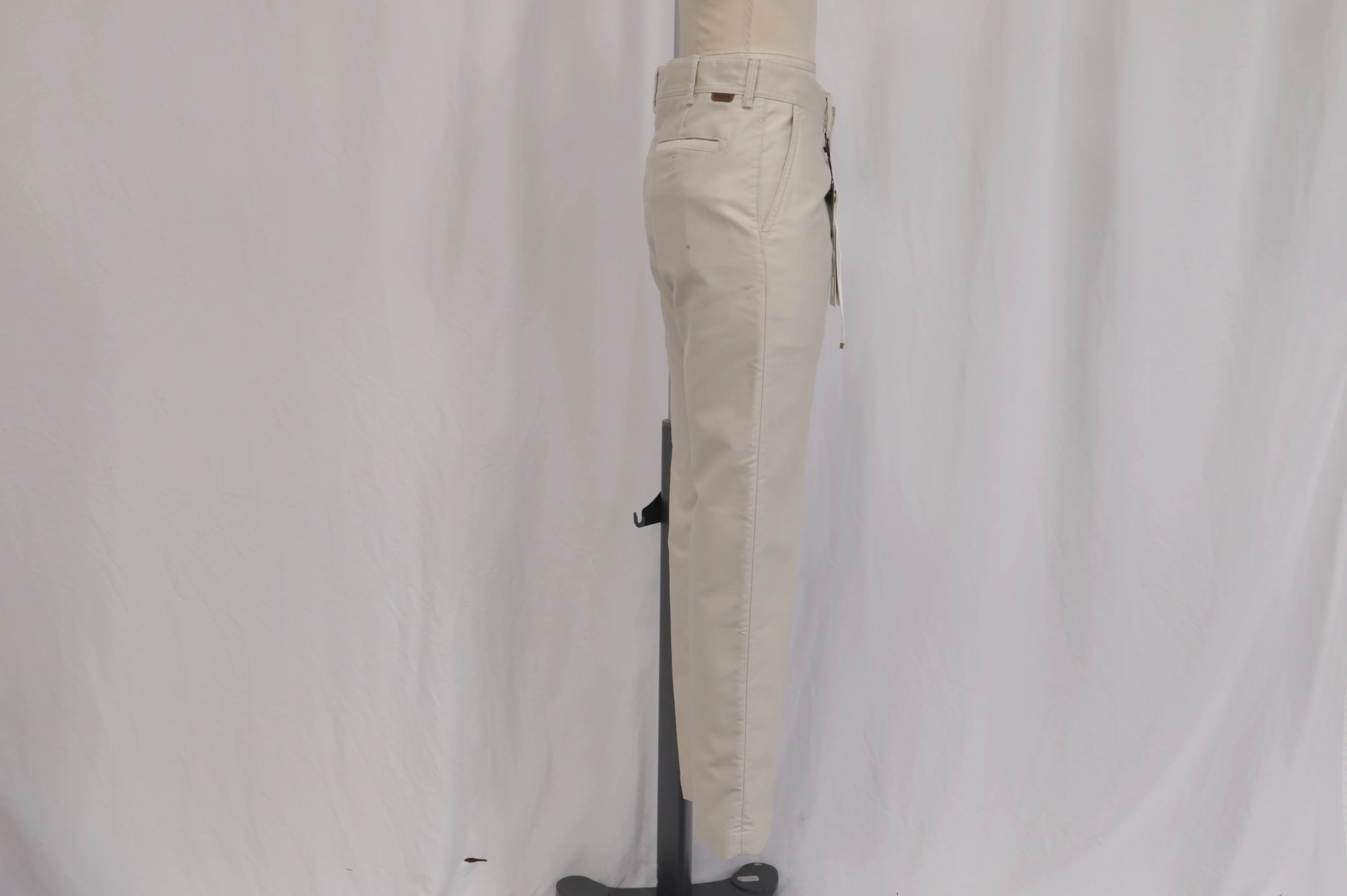 Women's Tom Ford High-Rise Tailored Trousers in Ivory Cotton - Image 7