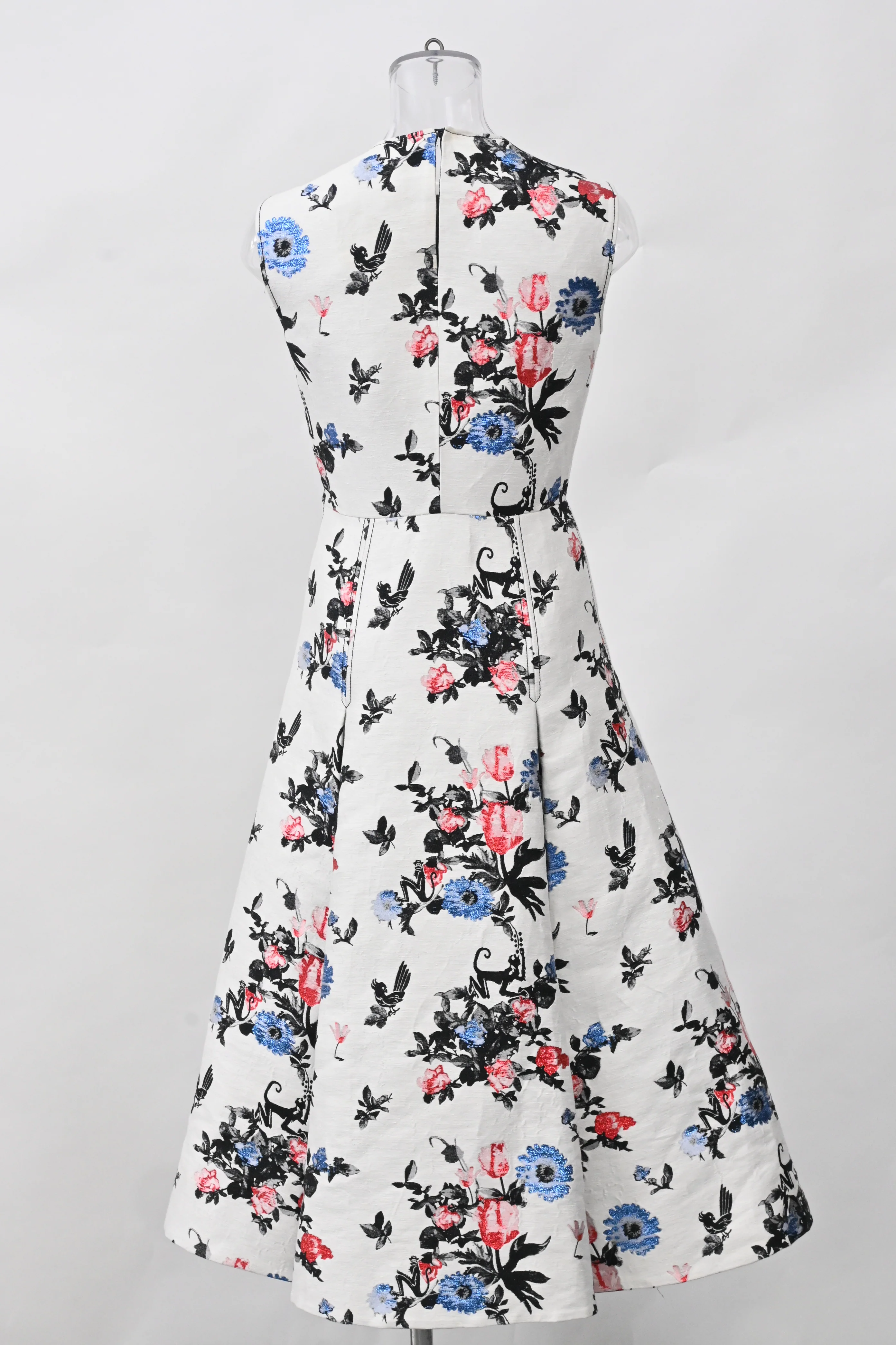 Women's Valentino Garavani Pleated Brocade Midi Dress in Multicolor Linen - Image 8