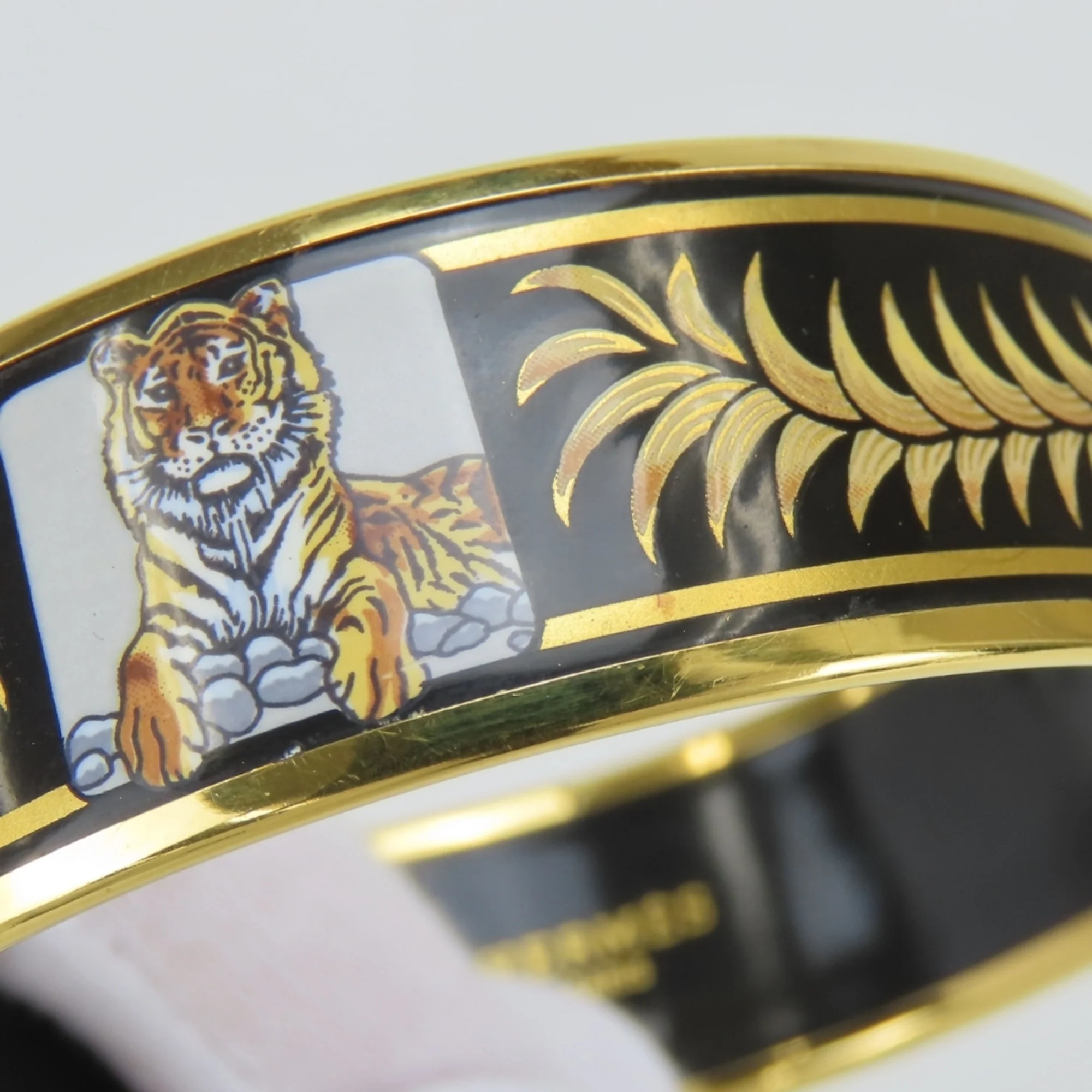 Bangle Cloisonné and Enamel and Metal Black and Gold Bracelet - Image 8