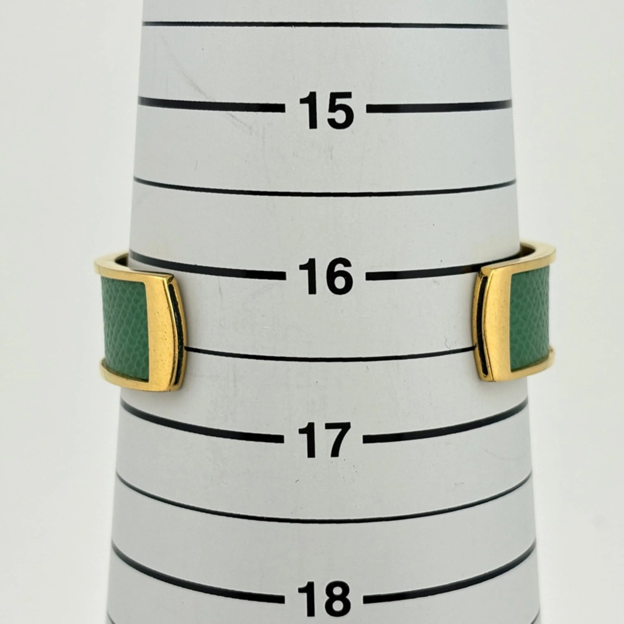 Kelly Bangle Gold Bracelet - Image 6