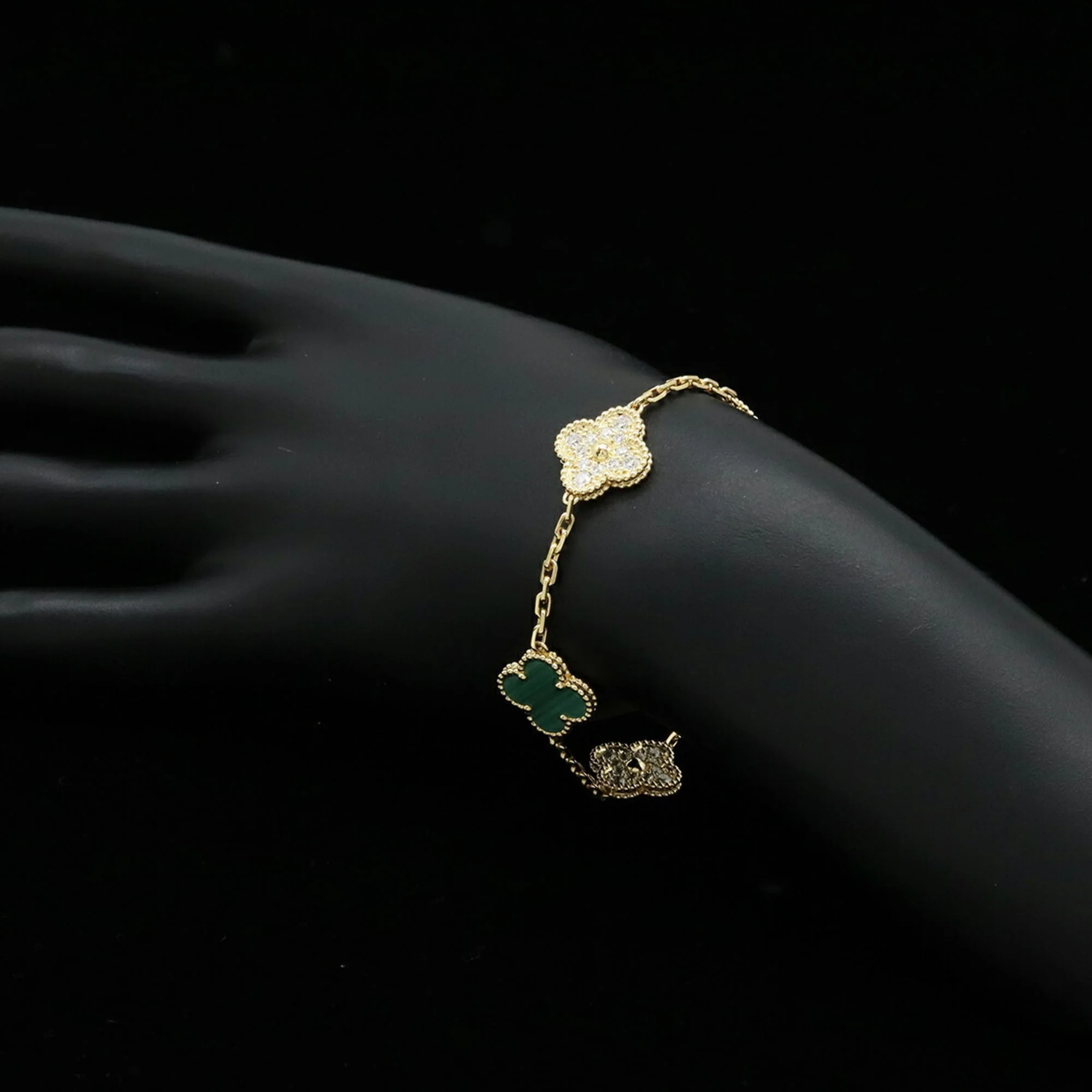 Alhambra Bracelet 18K Yellow Gold - Image 7