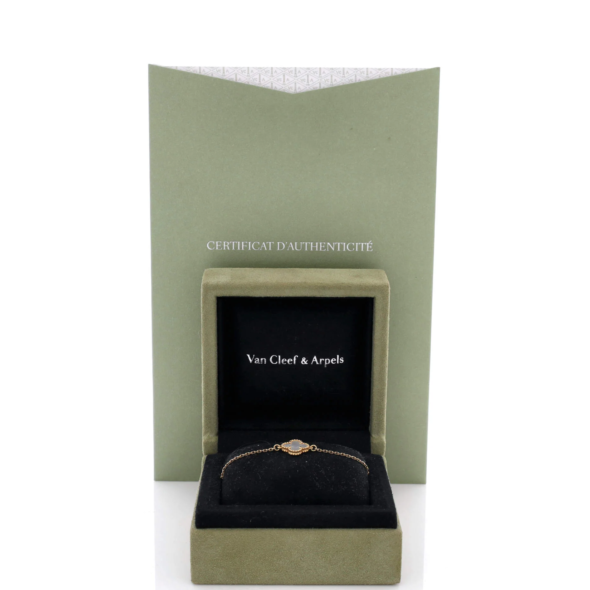 Sweet Alhambra Bracelet 18K Yellow Gold and Mother of Pearl - Image 2