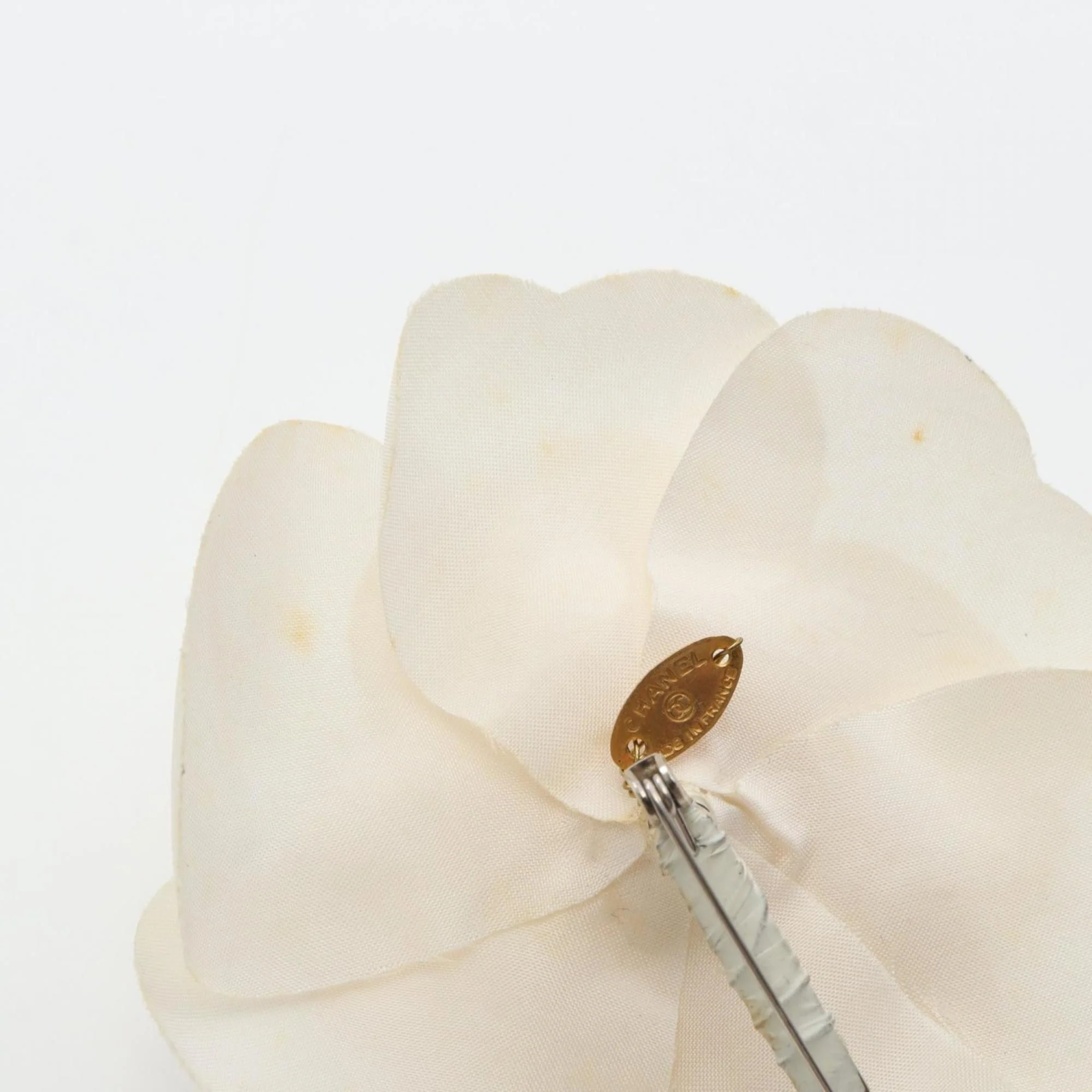 Camellia Brooch Fabric White - Image 4