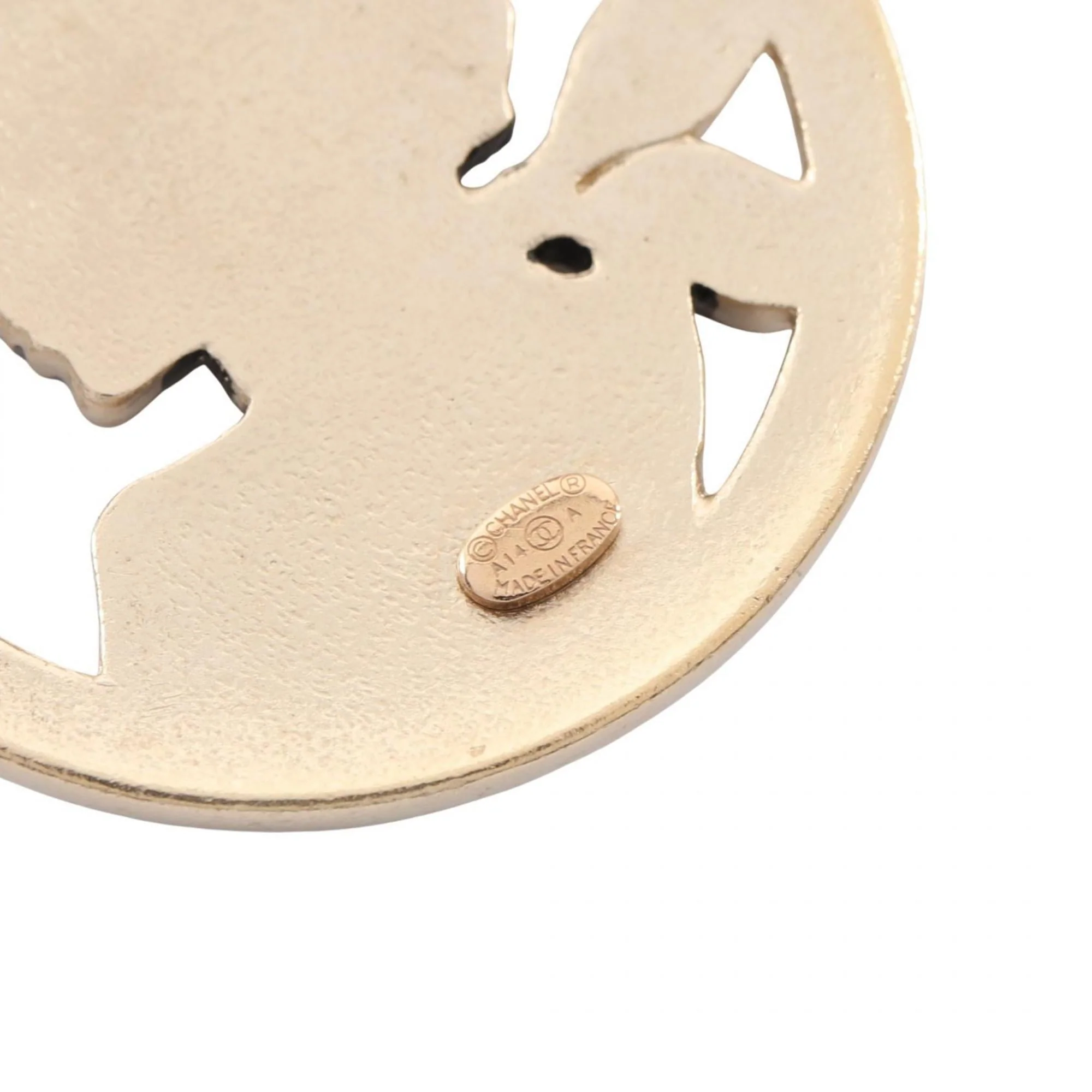 CC Logo Brooch Metal - Image 3