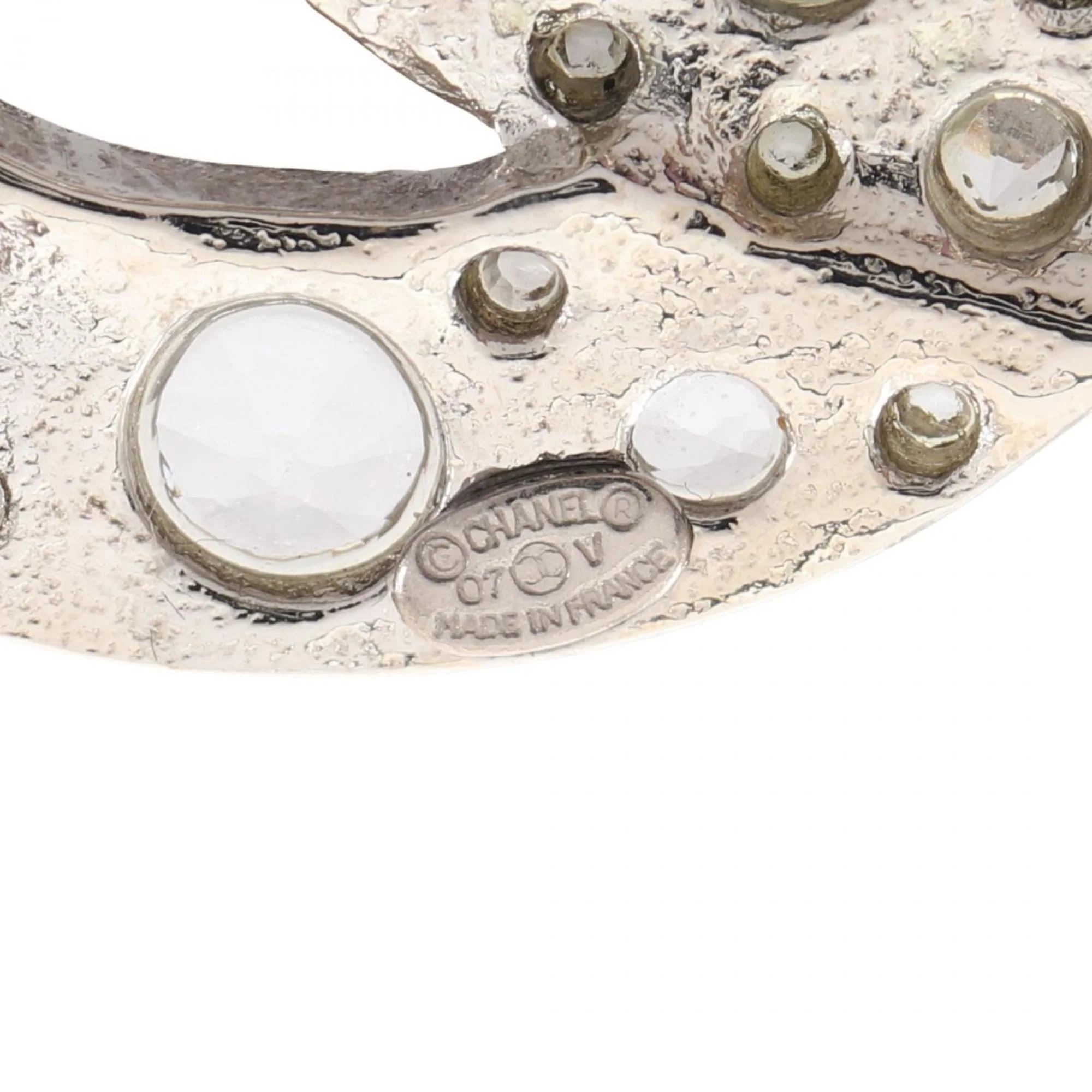 CC Logo Brooch Metal - Image 3