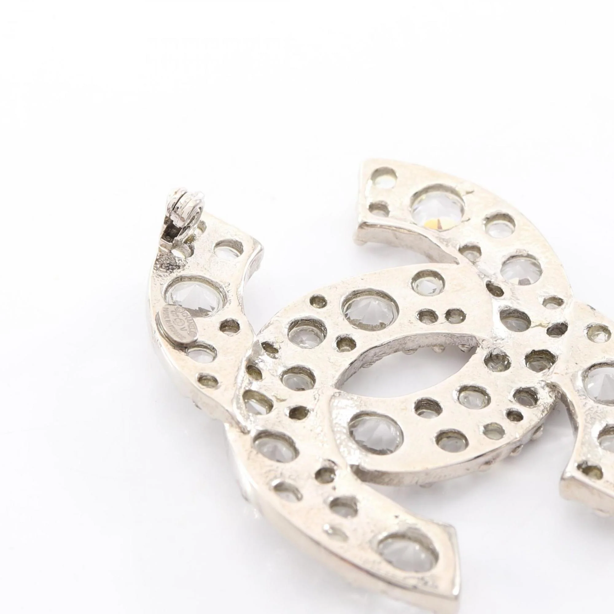 CC Logo Brooch Metal - Image 5
