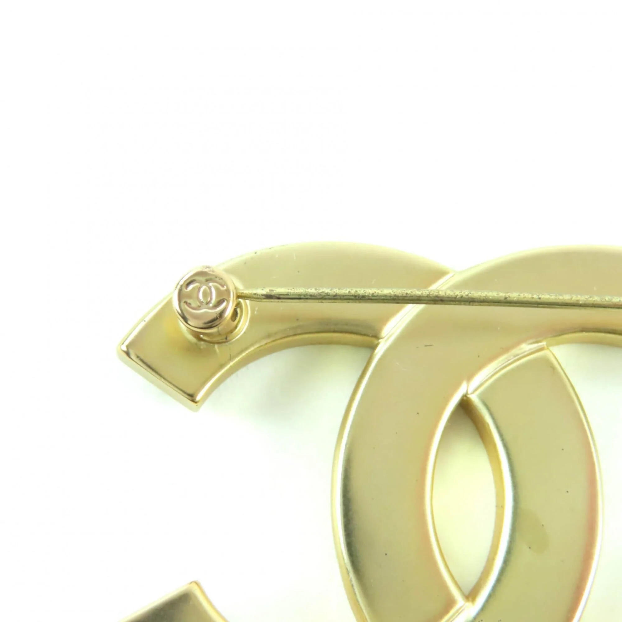 CC Logo Brooch Metal - Image 5