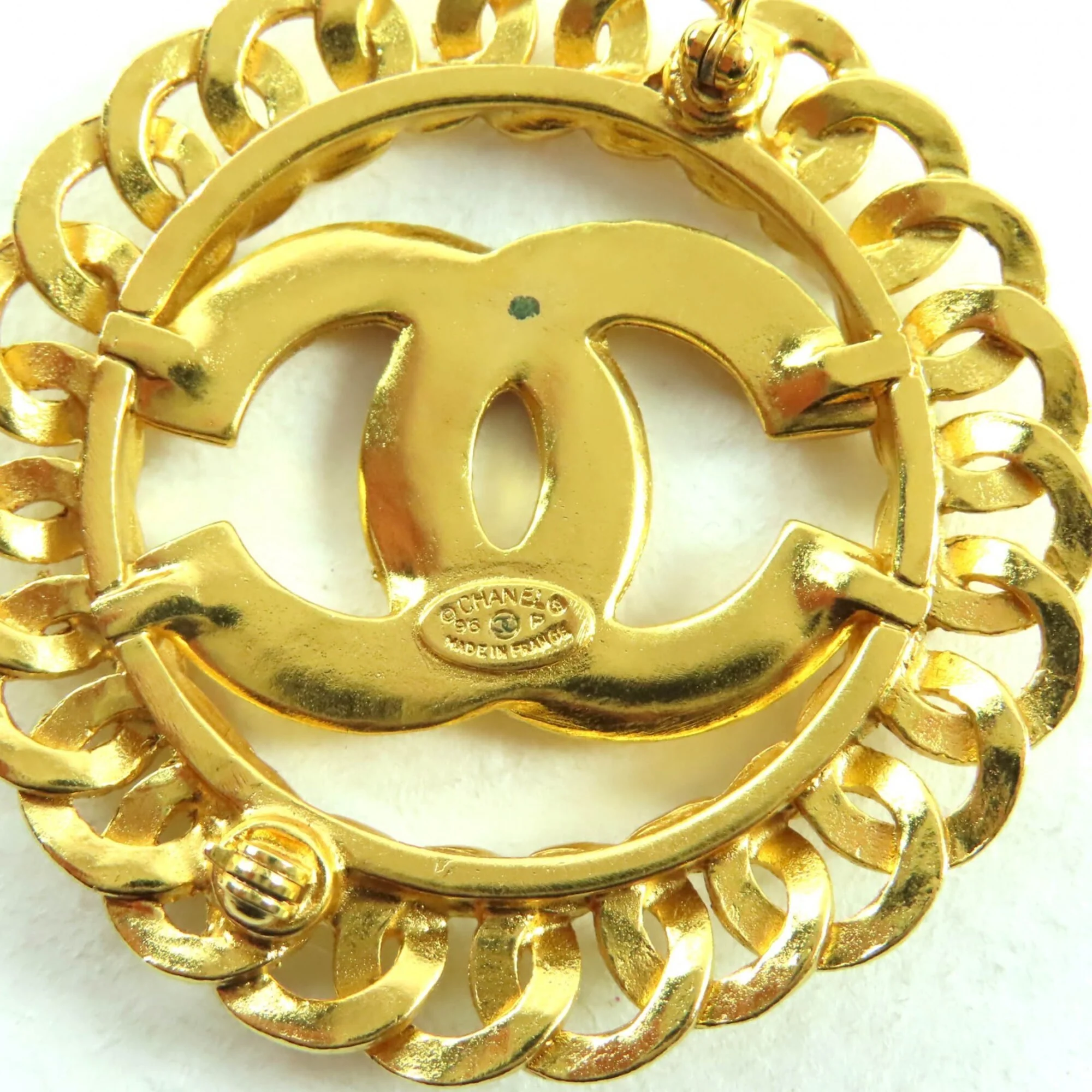 CC Logo Brooch Metal - Image 5
