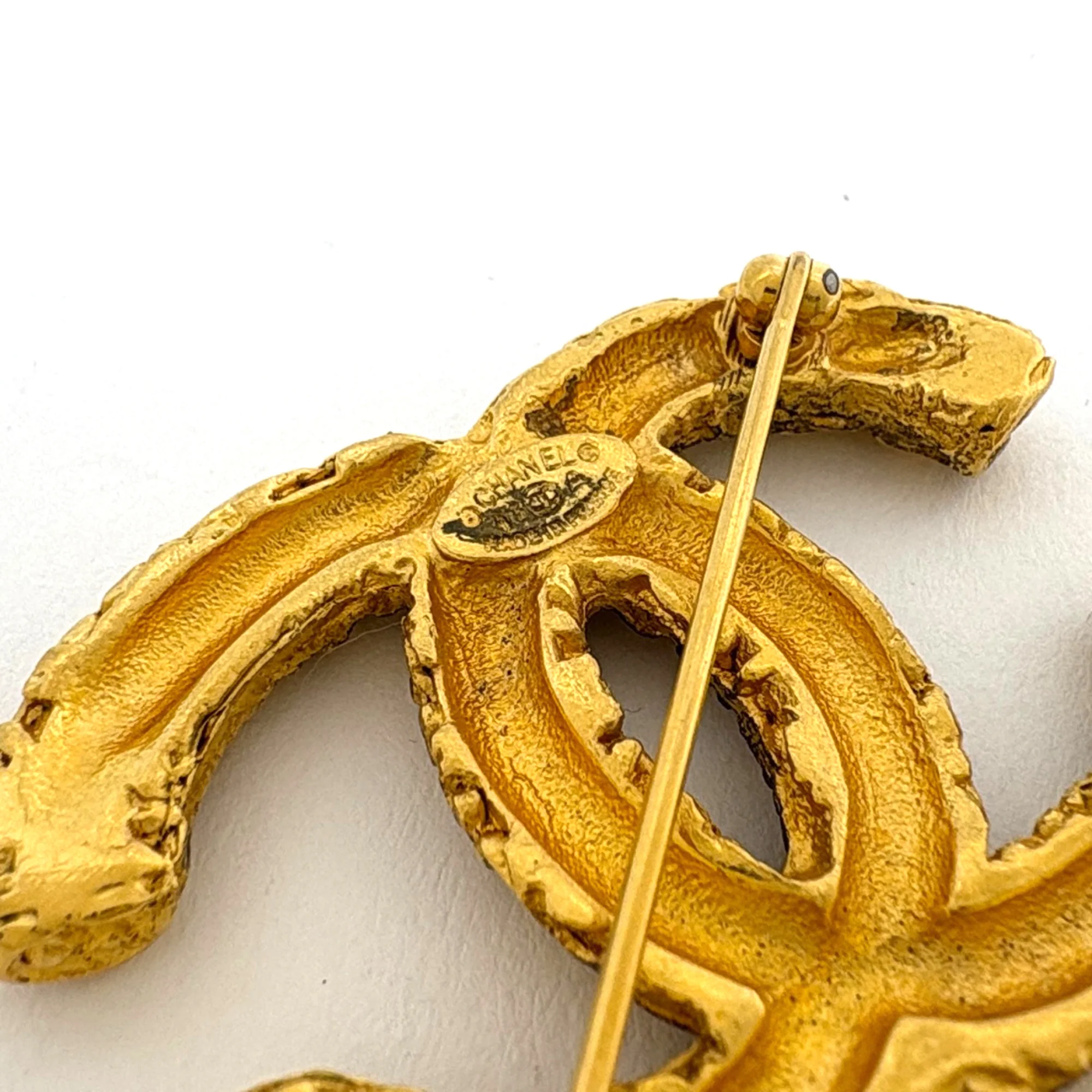 CC Logo Brooch Metal - Image 4