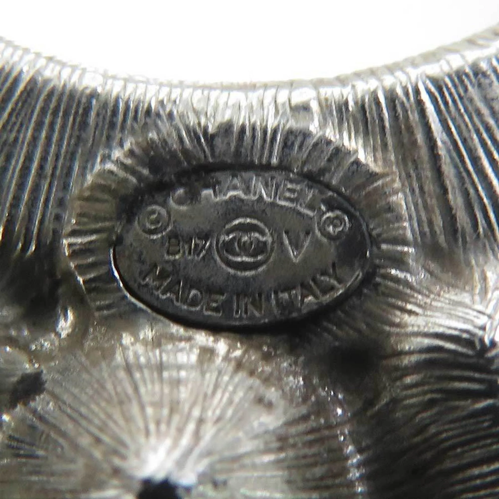 CC Logo Brooch Silver-Tone Metal - Image 8