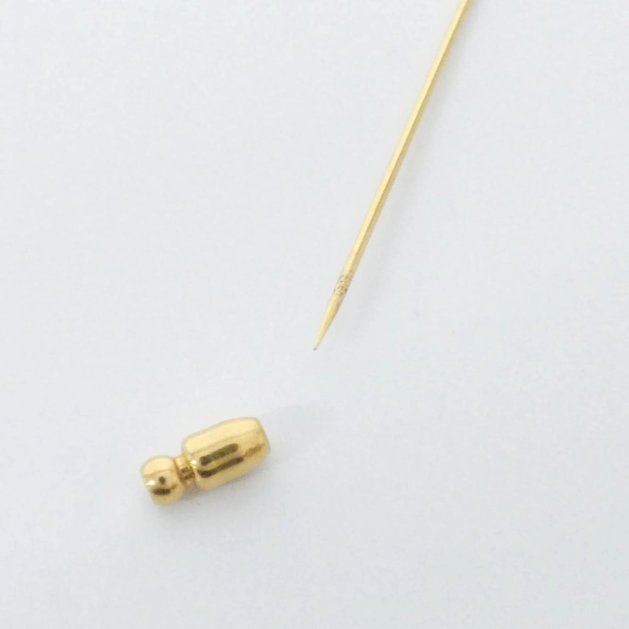 Pin Brooch Gold - Image 5