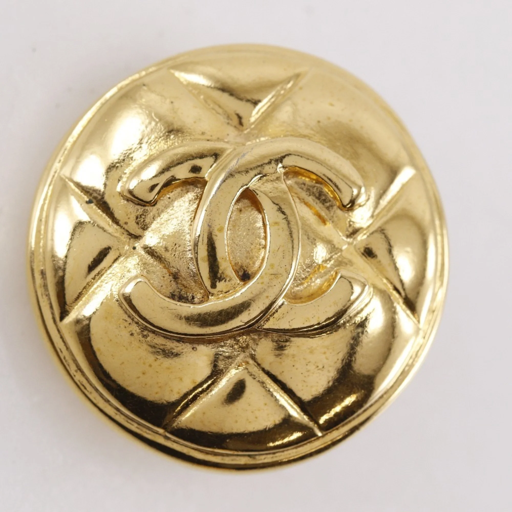 CC Logo Clip-On Earrings Metal - Image 5