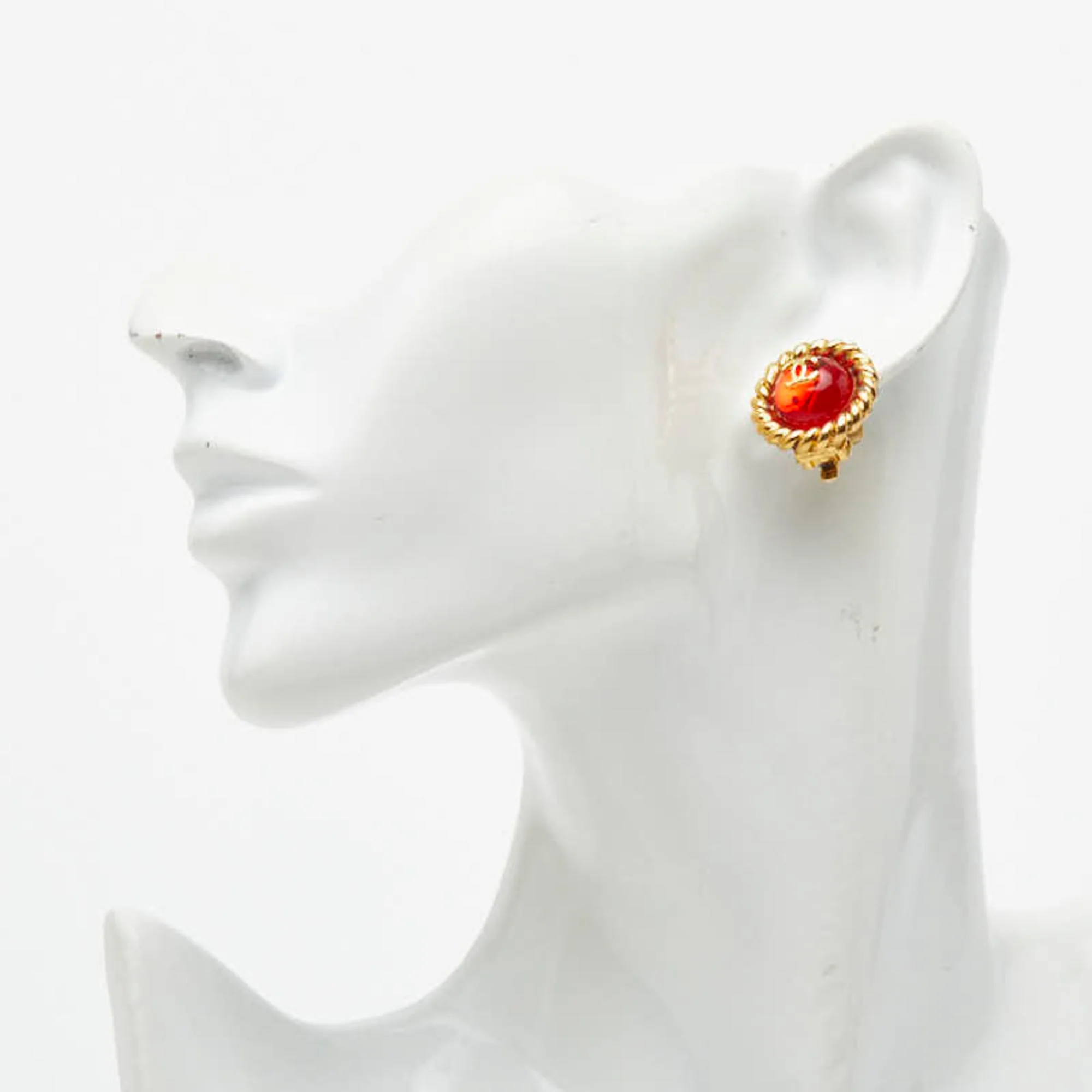 CC Logo Clip-On Earrings Metal - Image 6