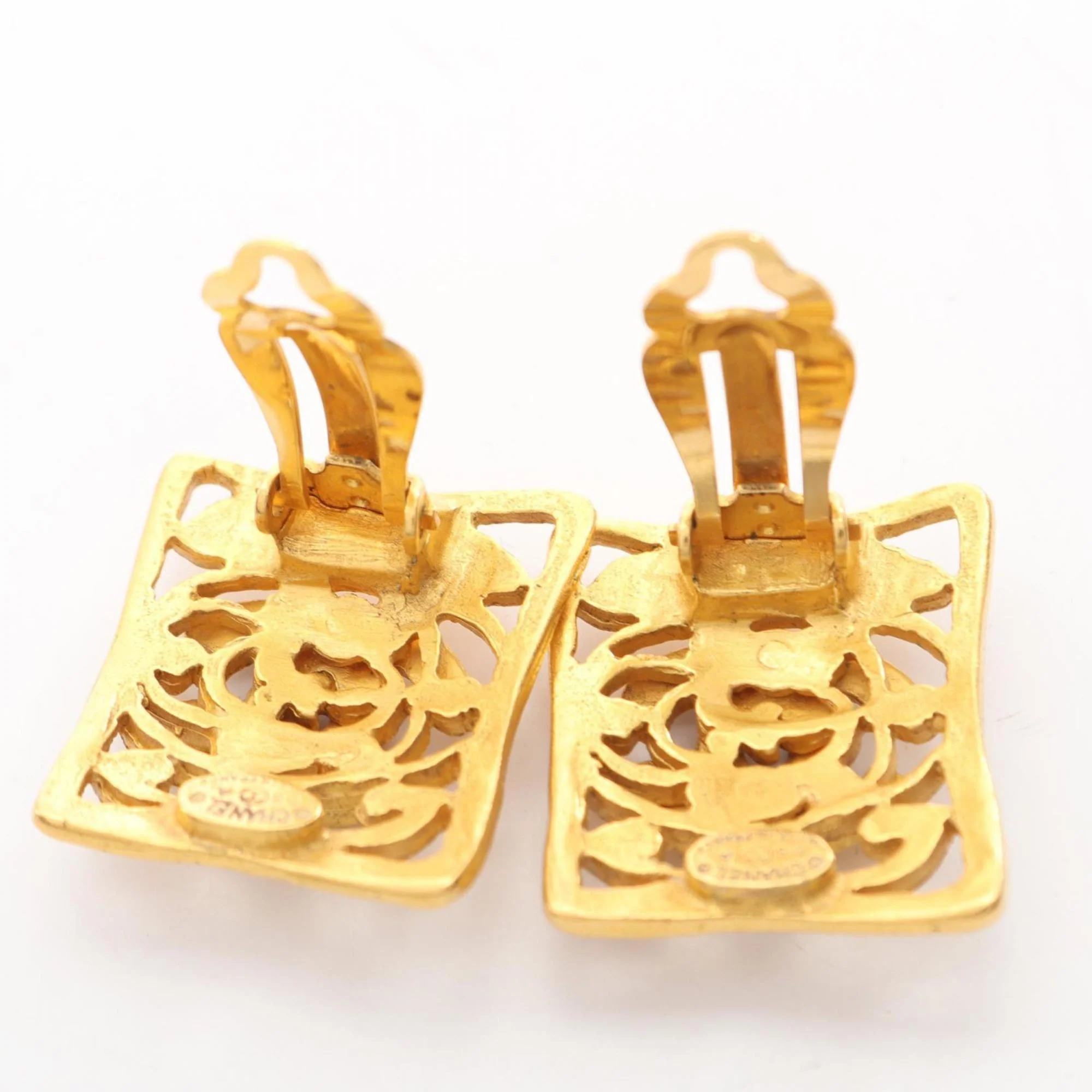 CC Logo Clip-On Earrings Metal Gold-Tone Metal - Image 5