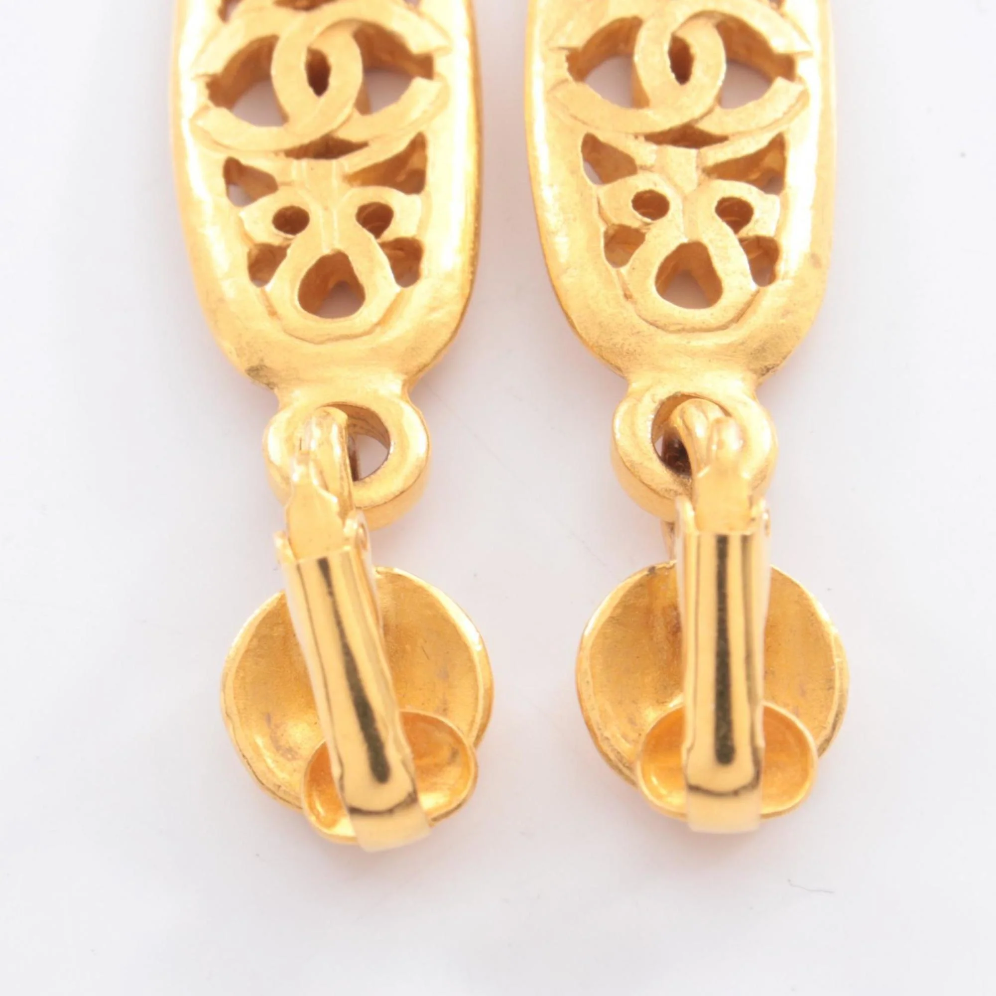 CC Logo Clip-On Earrings Metal Gold-Tone Metal - Image 5