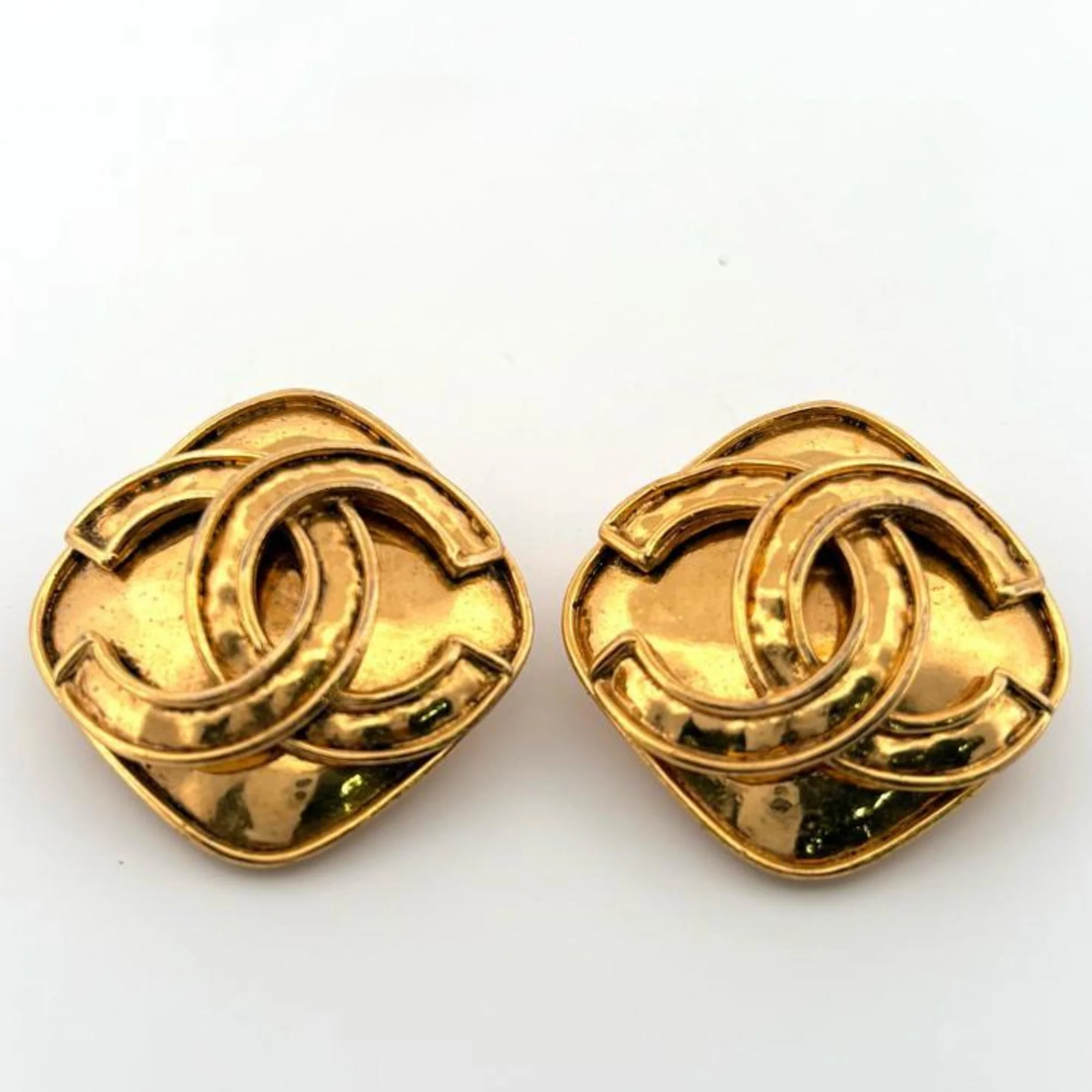 CC Logo Clip-On Earrings Metal Gold-Tone Metal