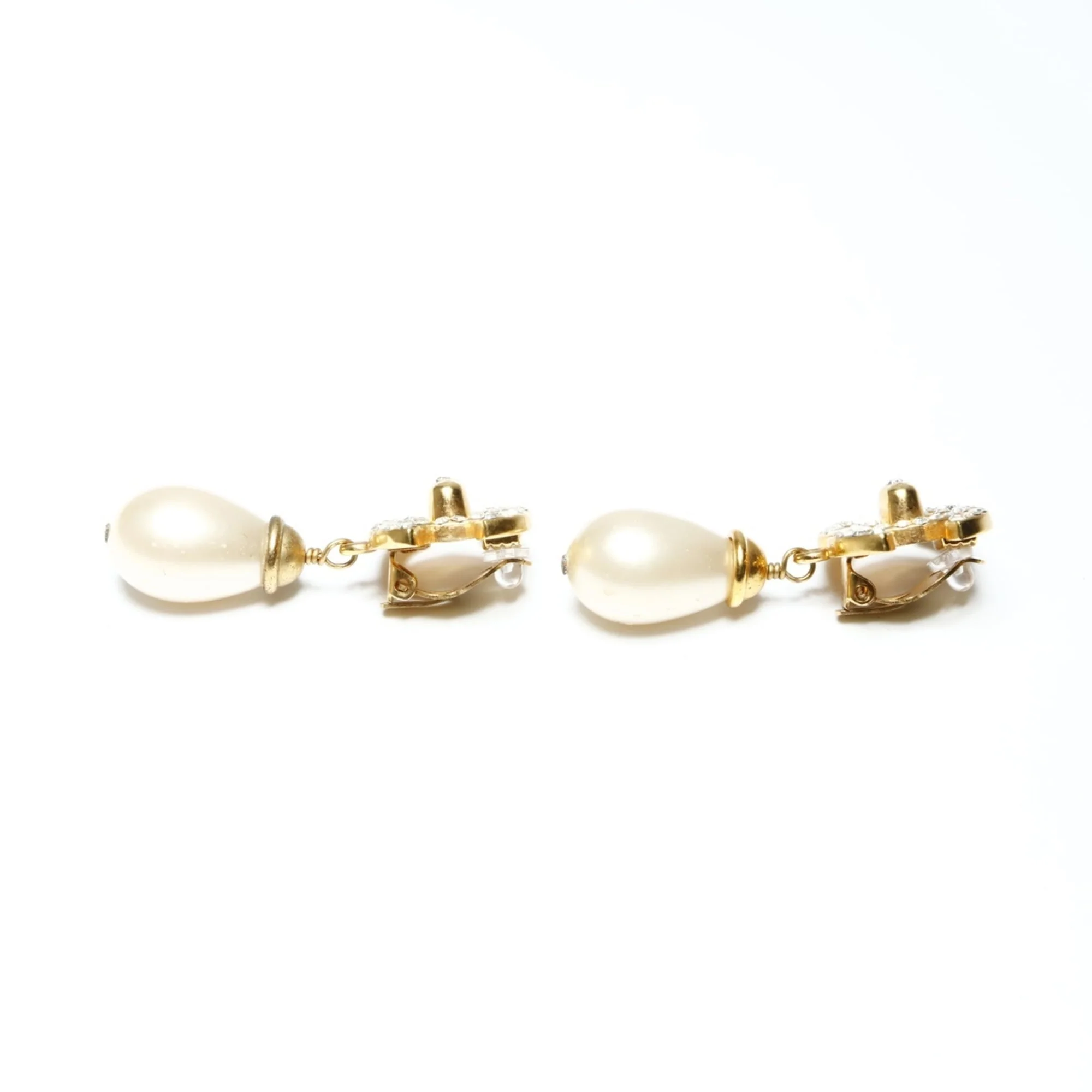 CC Logo Clip-On Earrings Metal Gold-Tone Metal - Image 4