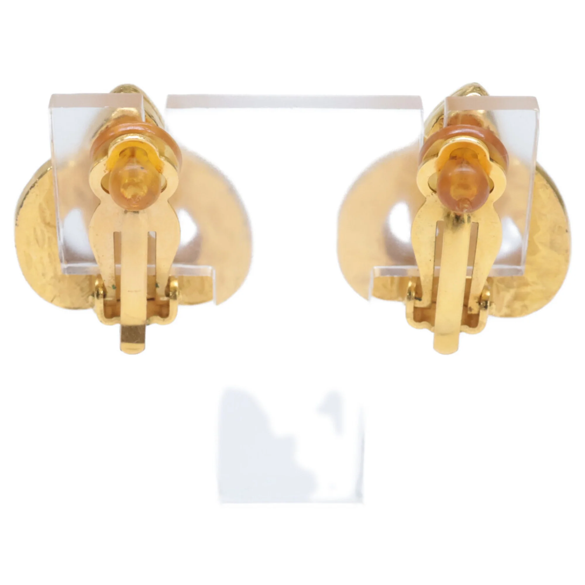 CC Logo Heart Clip-On Earrings Gold-Tone Metal Gold-Tone Metal - Image 3