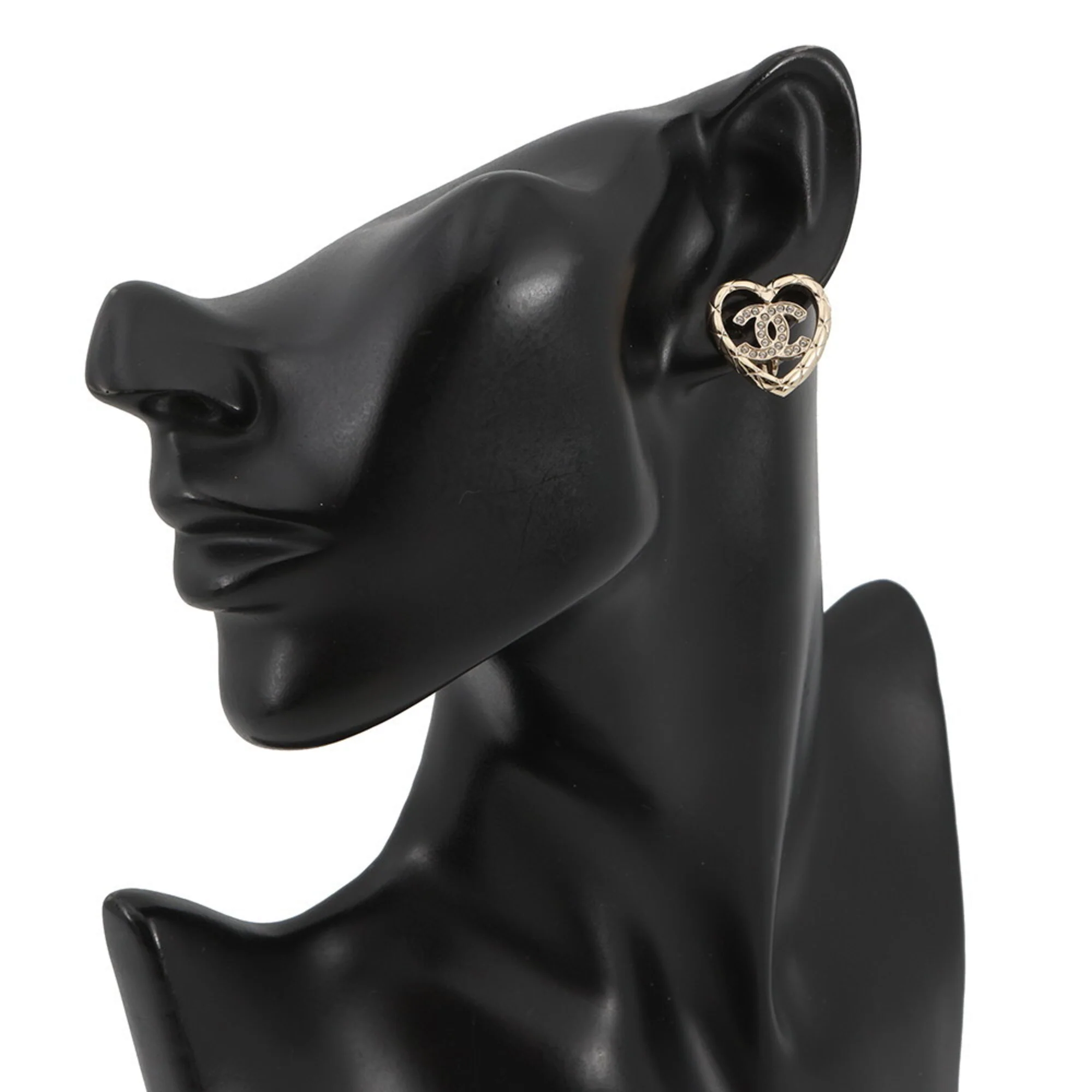 CC Logo Heart Clip-On Earrings Gold-Tone Metal Gold-Tone Metal - Image 4
