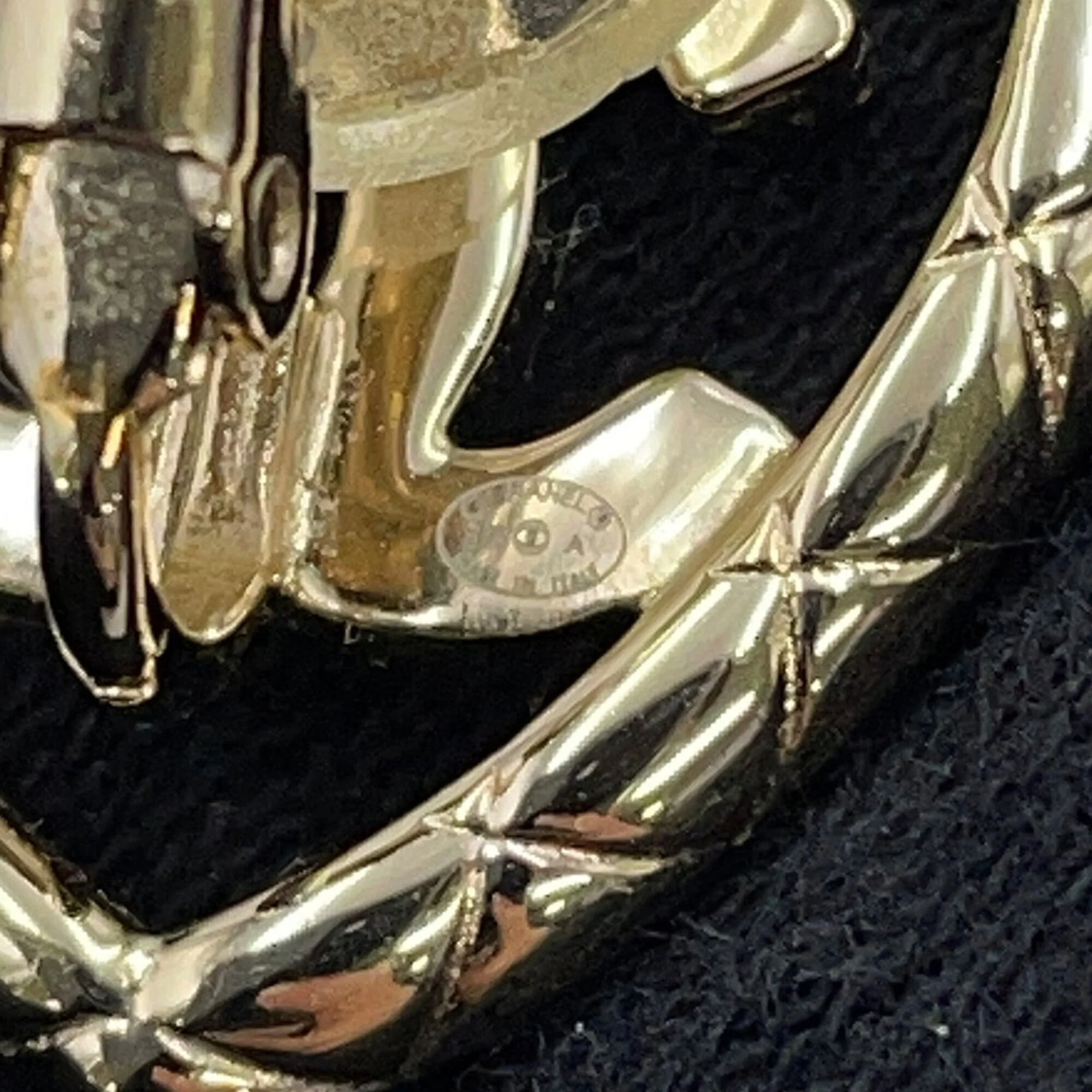 CC Logo Heart Clip-On Earrings Gold-Tone Metal Gold-Tone Metal - Image 9