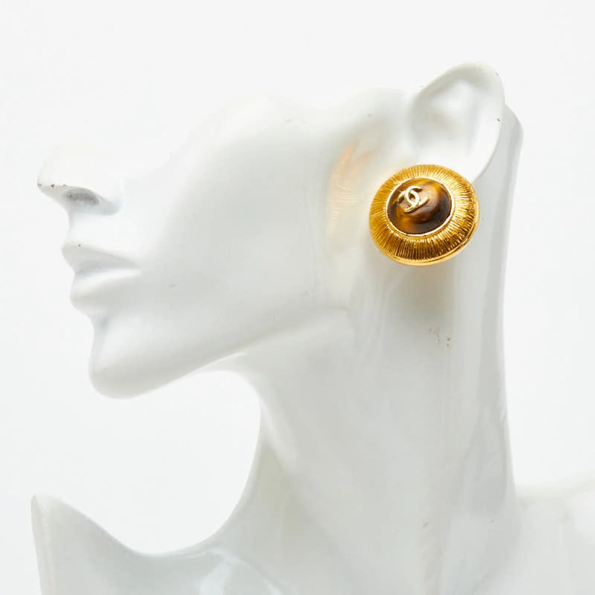 CC Logo Round Clip-On Earrings Gold-Tone Metal Gold-Tone Metal - Image 5
