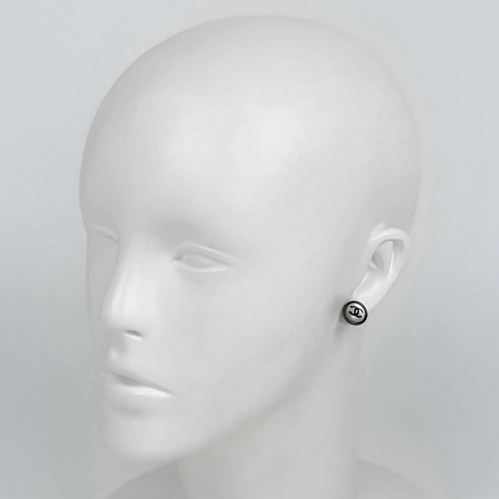 CC Logo Round Earrings Metal - Image 5