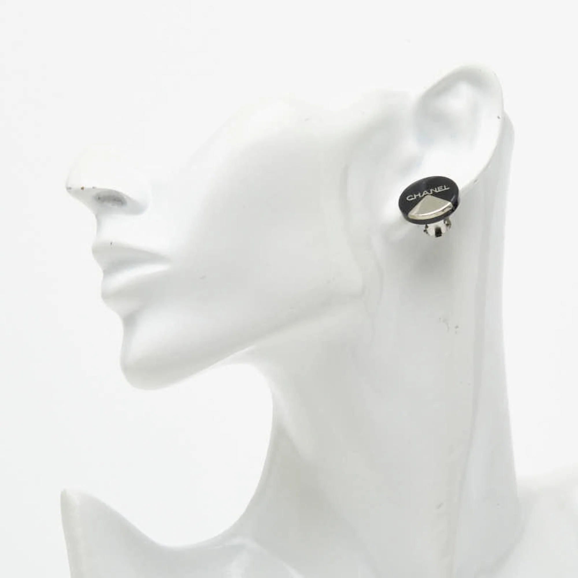 Clip-On Earrings Metal and Plastic - Image 5