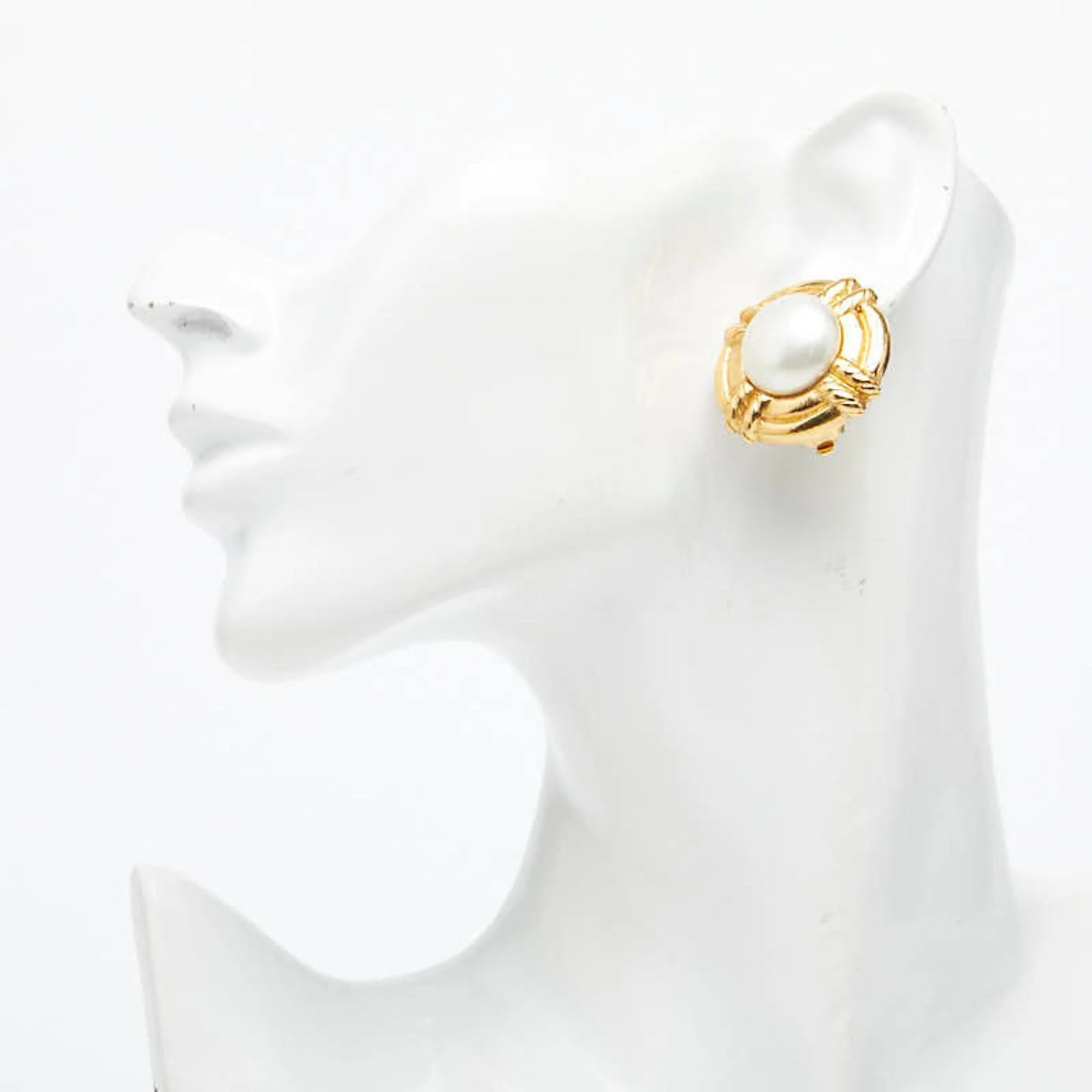 Vintage Clip-On Earrings Pearl Clip-On Gold-Tone Metal - Image 5