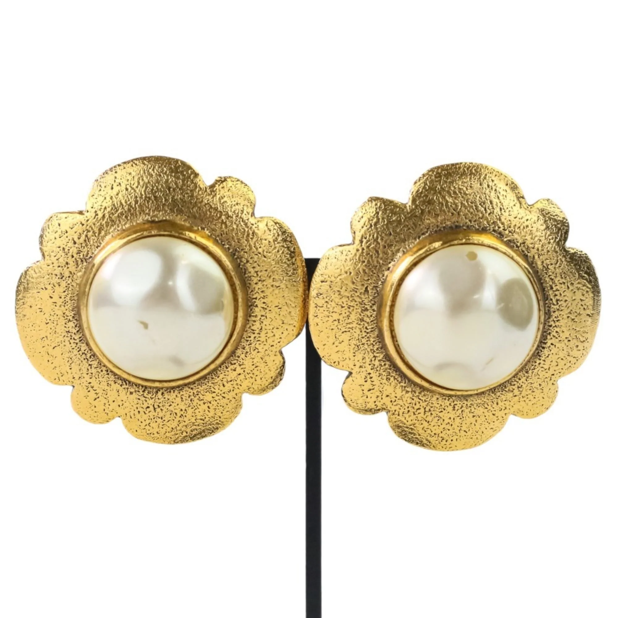 Vintage Clip-On Earrings Pearl Clip-On Gold-Tone Metal